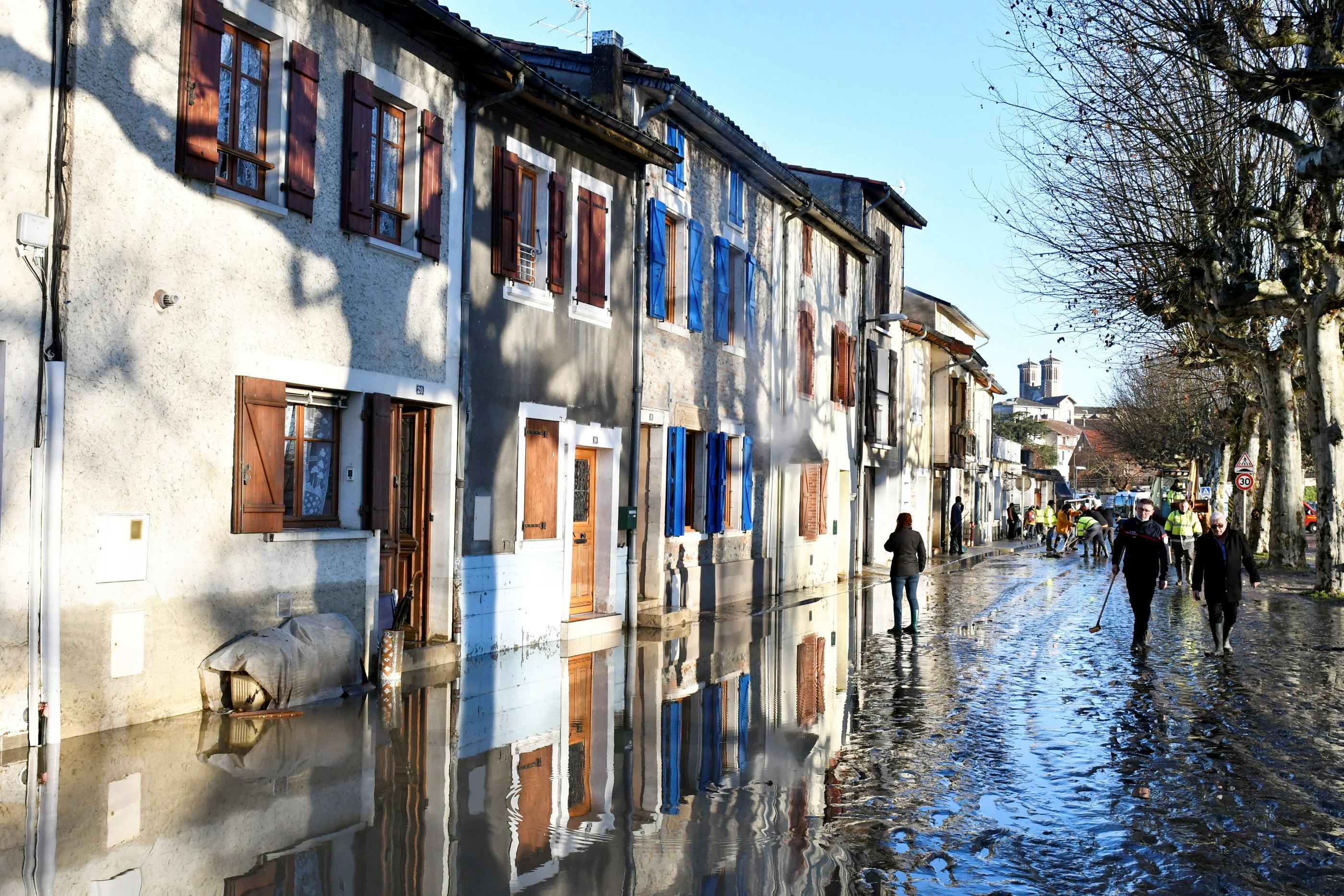 Pluies abondantes : les inondations « par remontée de nappe », l'autre  menace pour les régions sous l'eau - Le Parisien