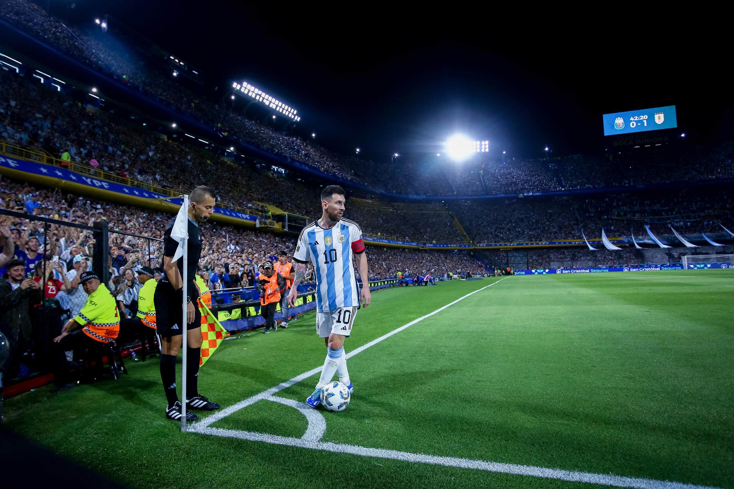 Lionel Messi était capitaine lors de la défaite de l'Argentine face à l'Uruguay. Photo Roberto Tuero/Icon sport