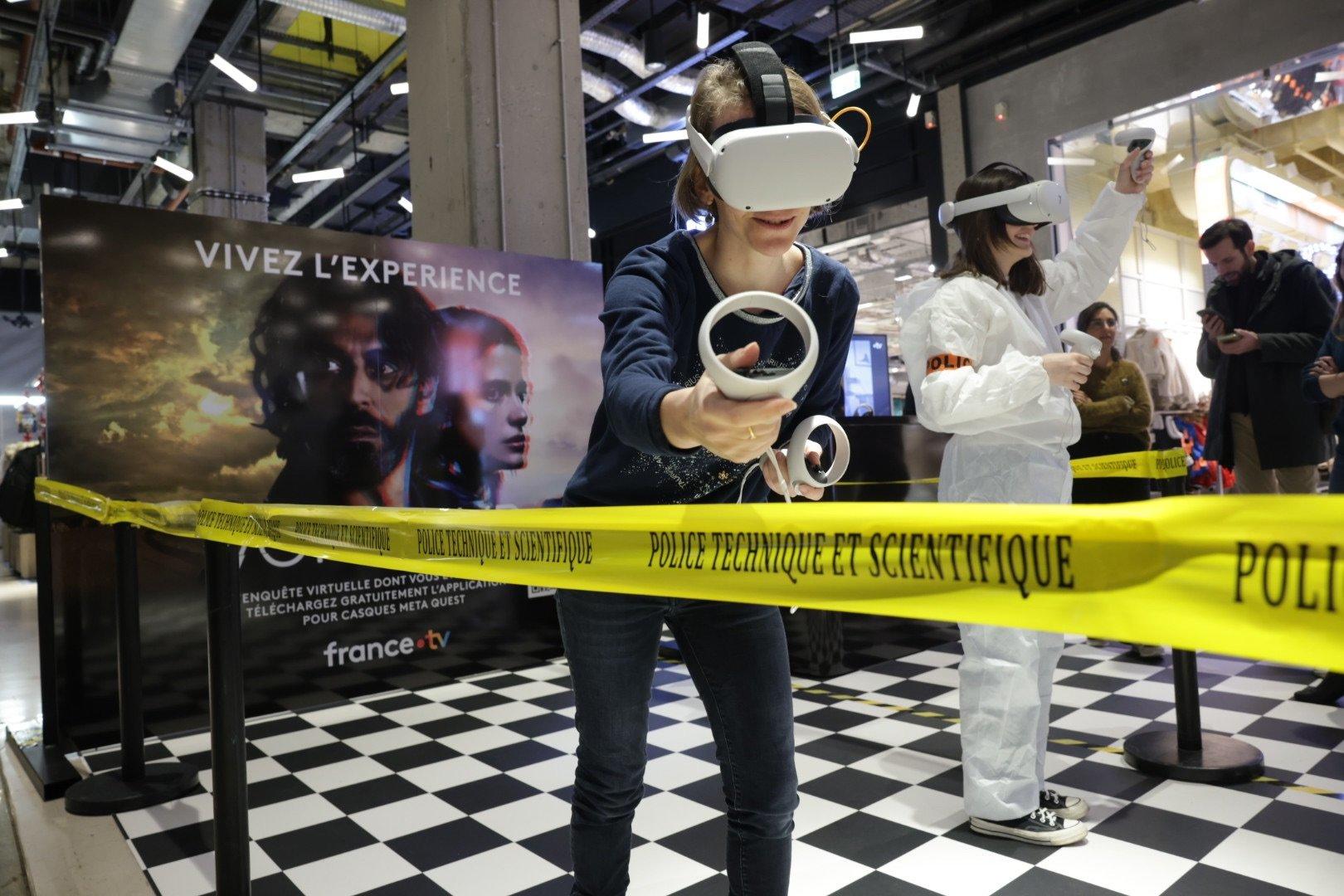 Une fois le casque de réalité virtuelle enfilé sur la tête, on retrouve le héros de « Vortex », Ludo, pour l'aider à collecter des indices sur une scène de crime. LP/Olivier Arandel