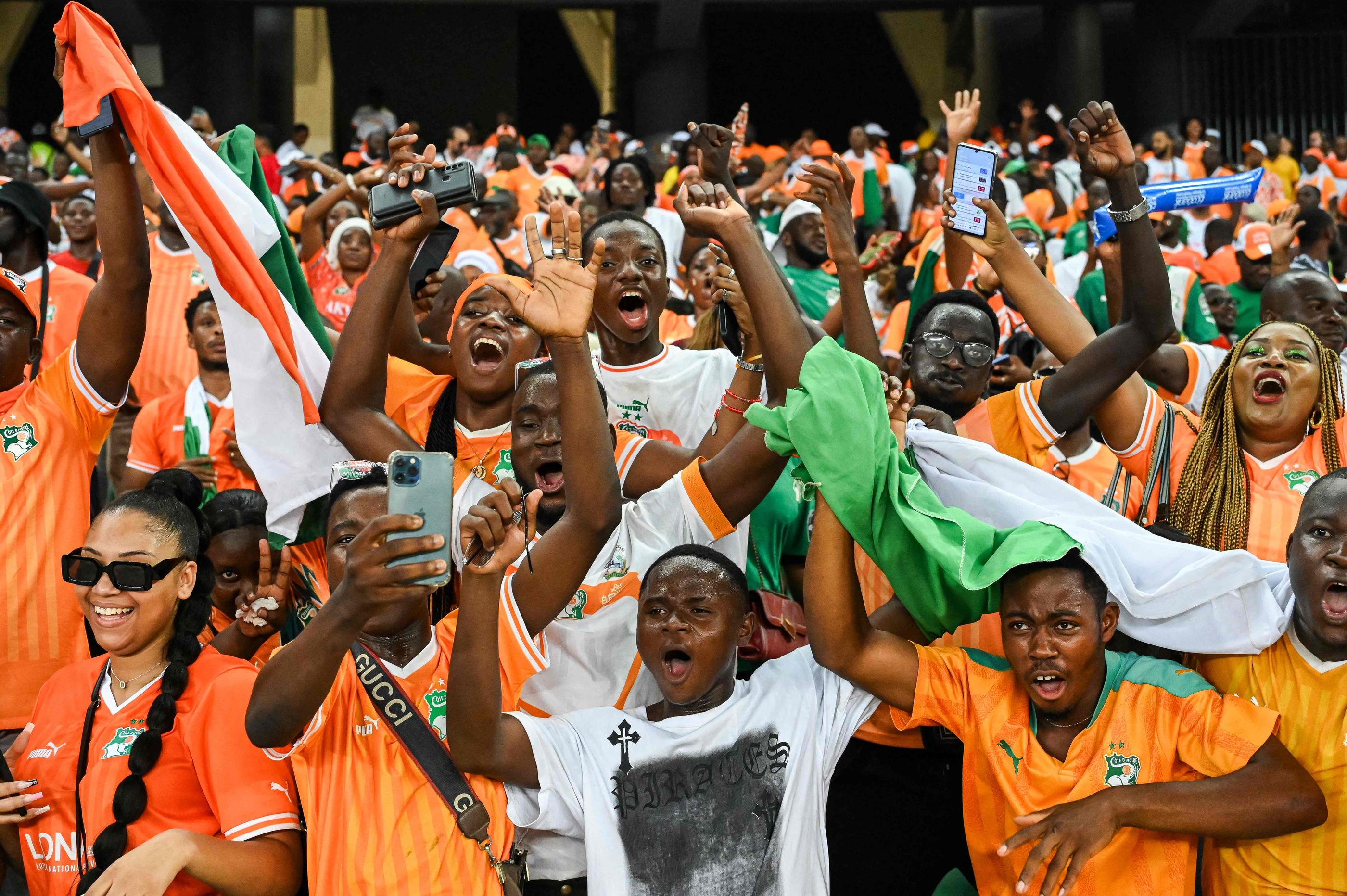 D'Abidjan à Paris, les supporters ivoiriens ont longuement célébré la qualification pour la finale de la CAN. Photo AFP/SIA KAMBOU