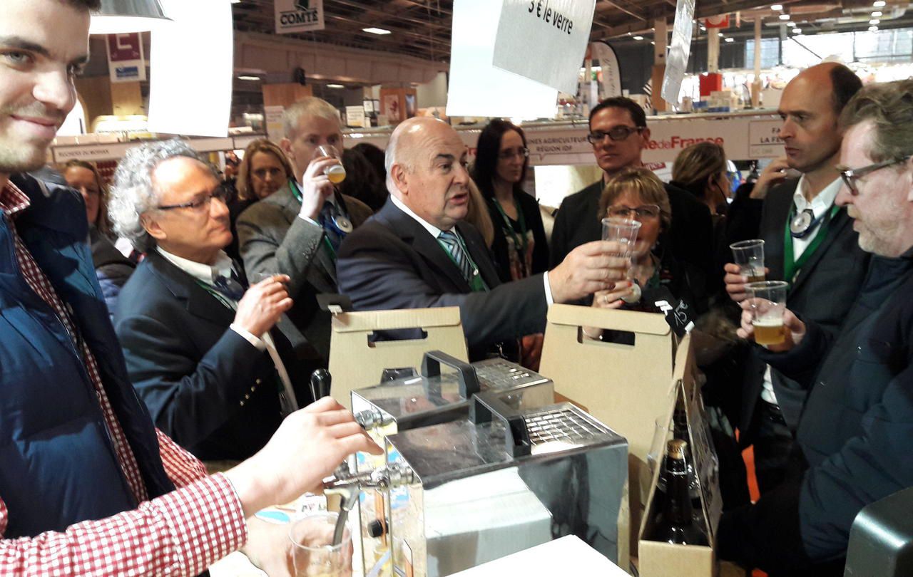 <b></b> Paris, salon de l’Agriculture, ce mercredi. Les élus de Seine-et-Marne ont rencontré les acteurs de l’agriculture seine-et-marnaise comme ici, la brasserie Rabourdin, une fois de plus médaillée au concours général agricole. 