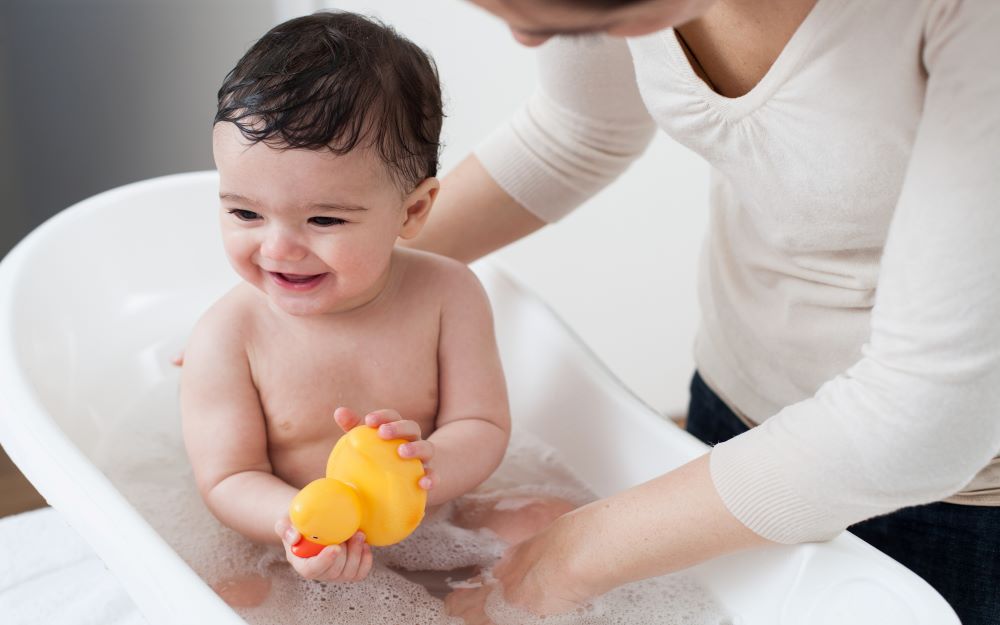 Quelle Baignoire Pour Bebe Choisir Le Parisien