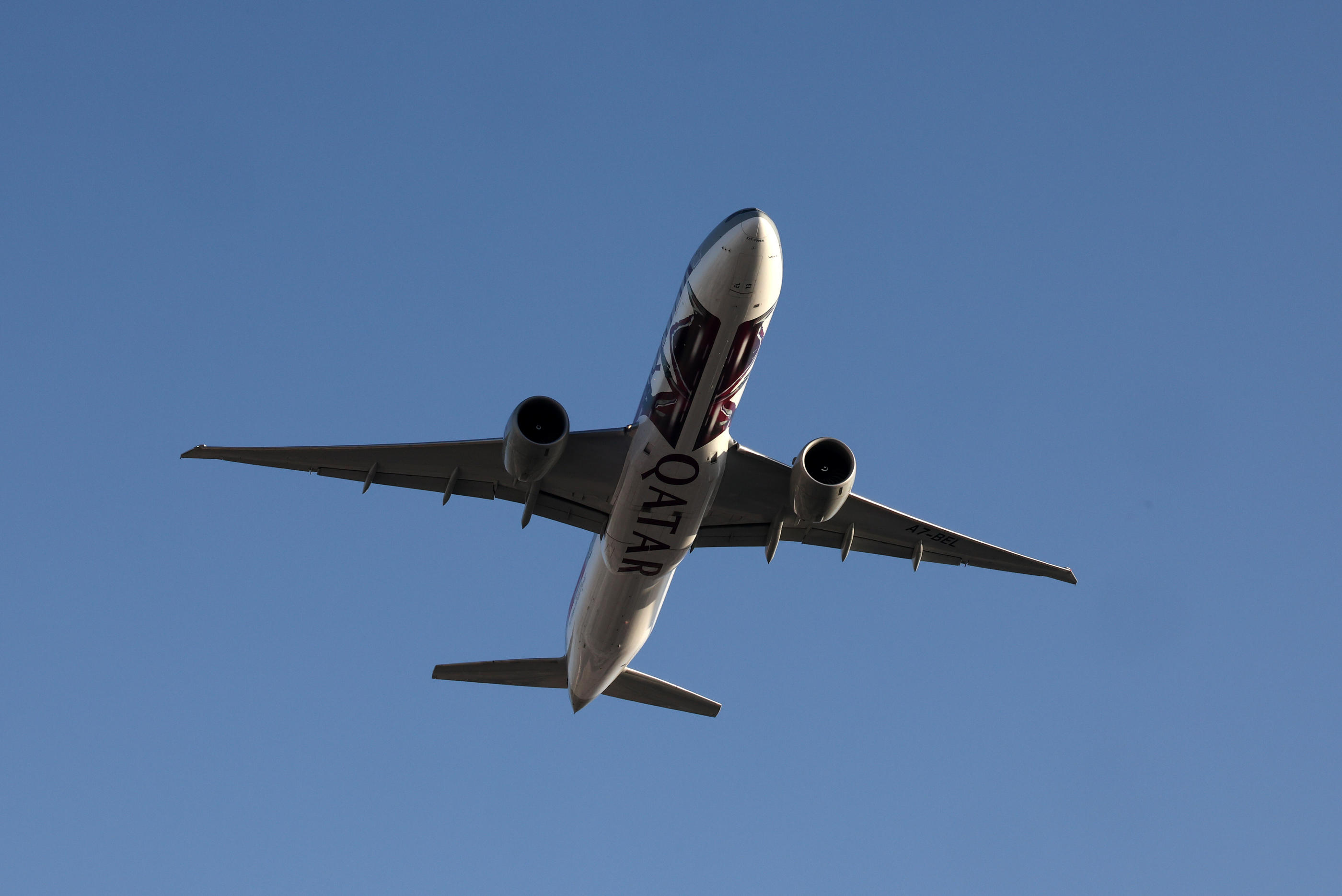 « Le vol QR017 de Qatar Airways en provenance de Doha a atterri en toute sécurité comme prévu à l’aéroport de Dublin peu avant 13h00 dimanche », indique l’aéroport irlandais. Icon sport