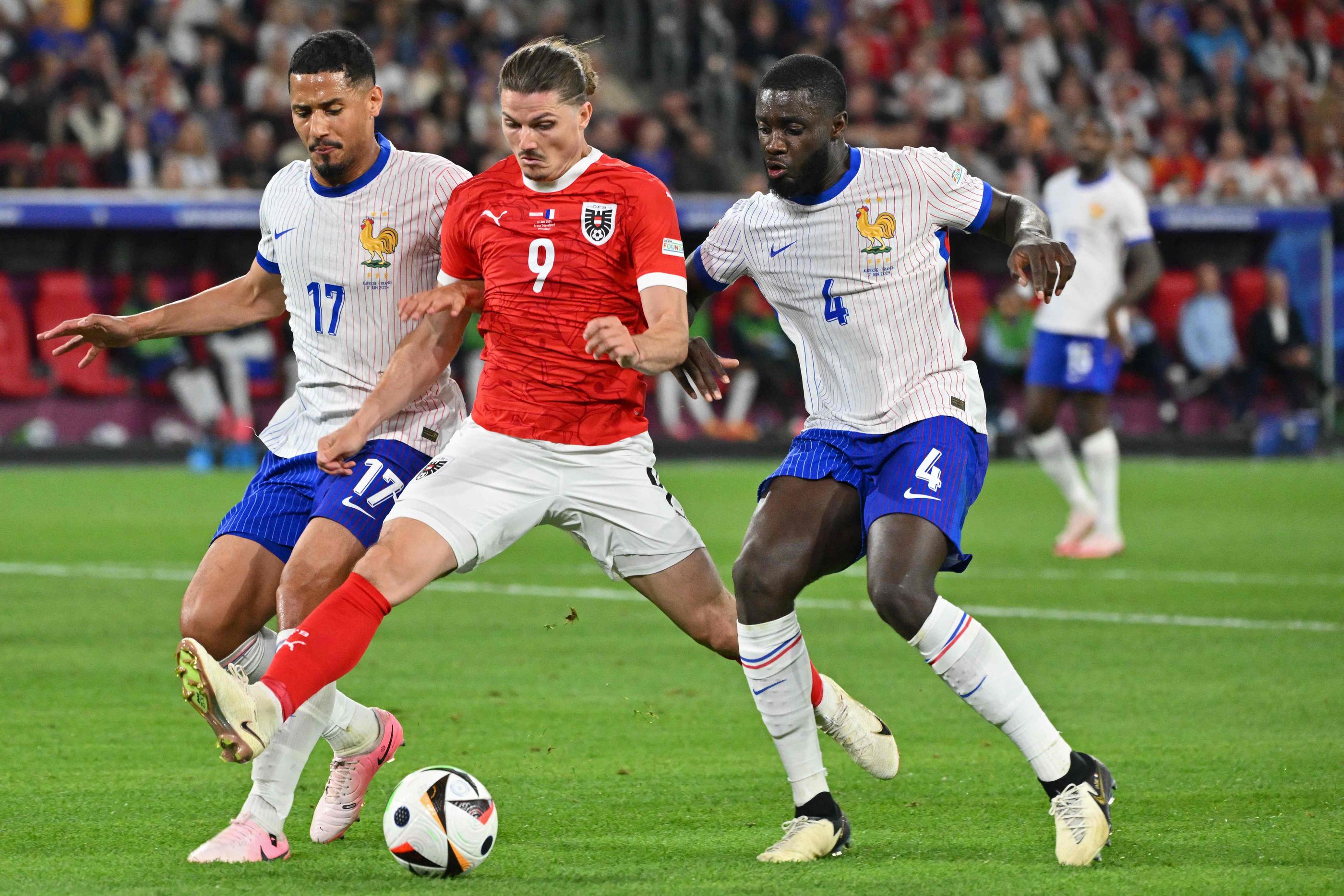 William Saliba et Dayot Upamecano affichent leur solidité depuis le début de l'Euro. AFP/Alberto Pizzoli