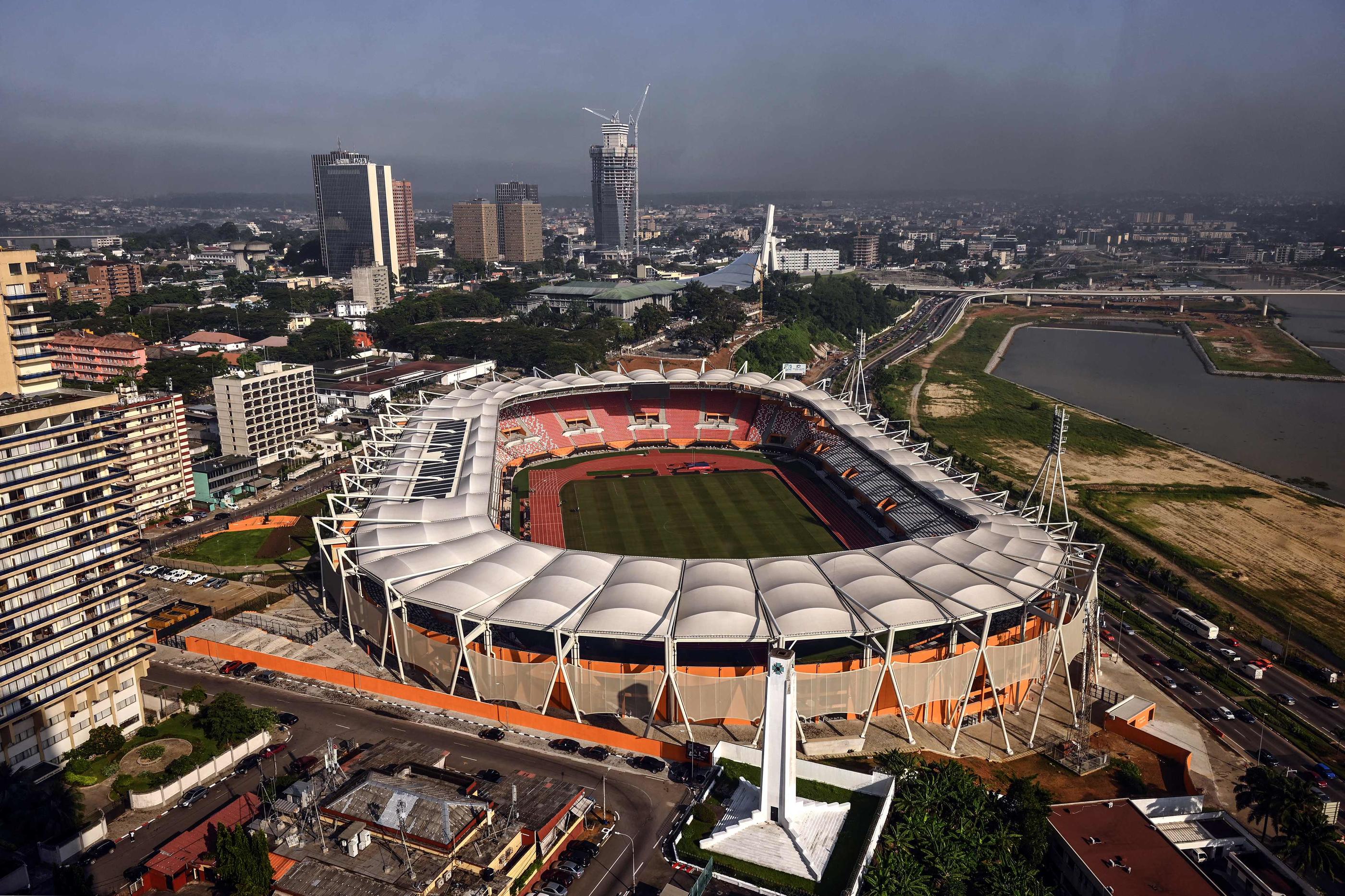 Le stade Felix Houphouet-Boigny d'Abidjan accueillera le match d’ouverture de la CAN qui opposera la Côte d’Ivoire à la Guinée-Bissau, le 13 janvier à 21 heures. Sia KAMBOU/AFP