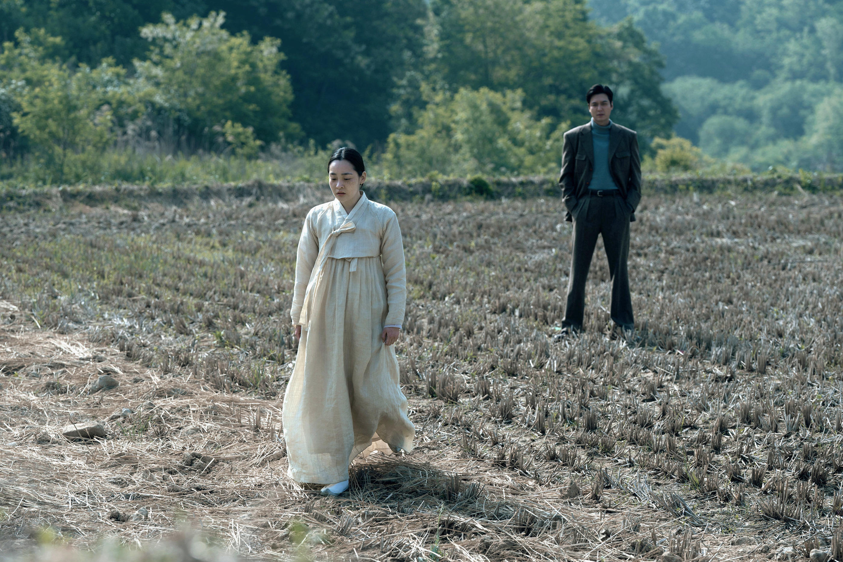 Minha Kim (Sunja) et Lee Minho (Hansu) dans la saison 2 de «Pachinko» qui se déroule à partir de 1945, diffusée sur Apple TV+. Apple TV+/Juhan Noh