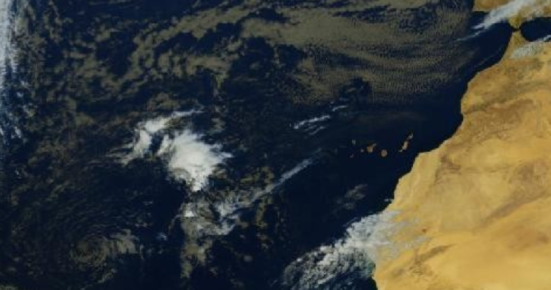 Cette zone de perturbations au large de l'Afrique a été placée sous surveillance par le Centre américain des ouragans. Météo France