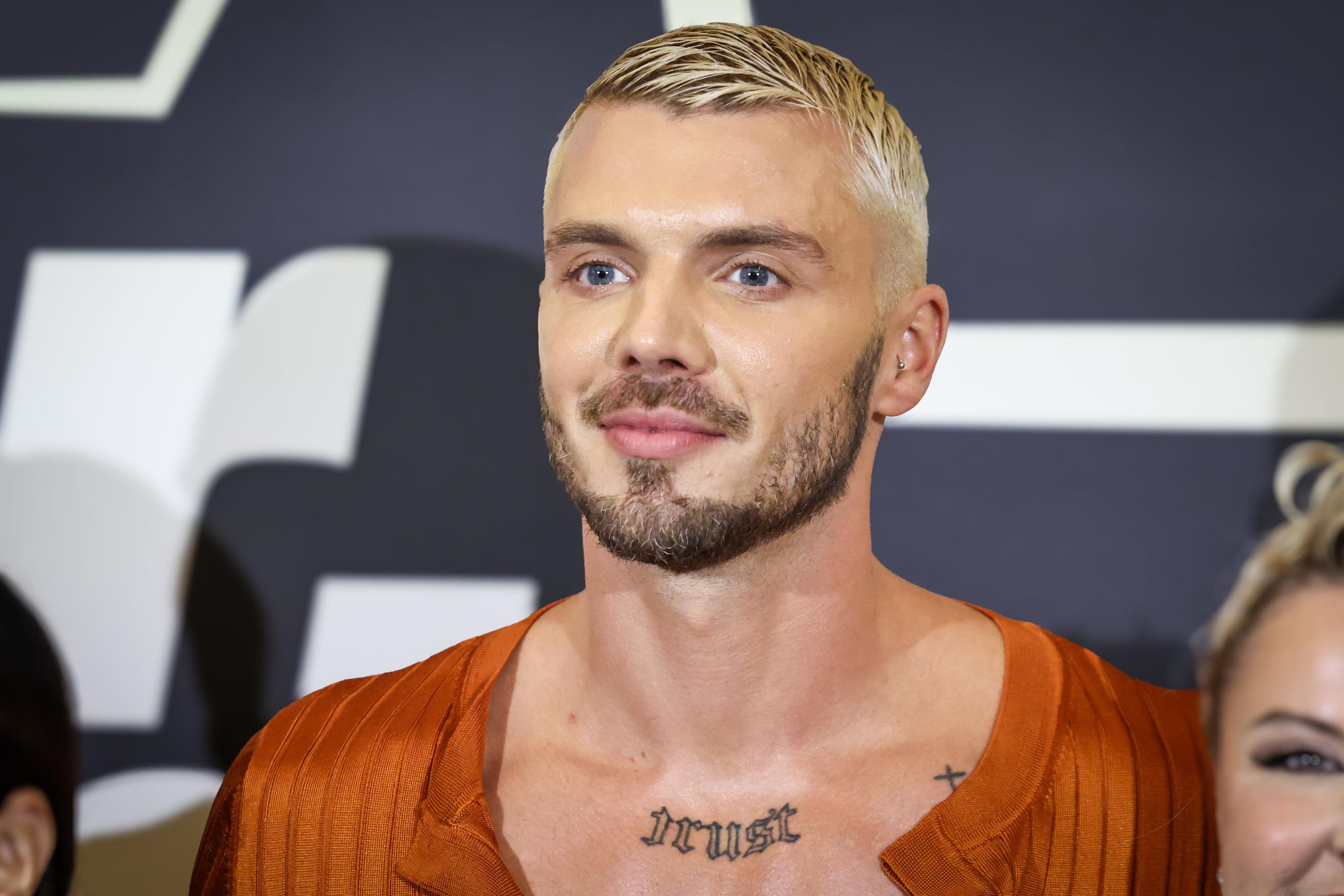 Star Academy » : qui est Jonathan Jenvrin, le nouveau prof de danse de la  saison 13 ? - Le Parisien