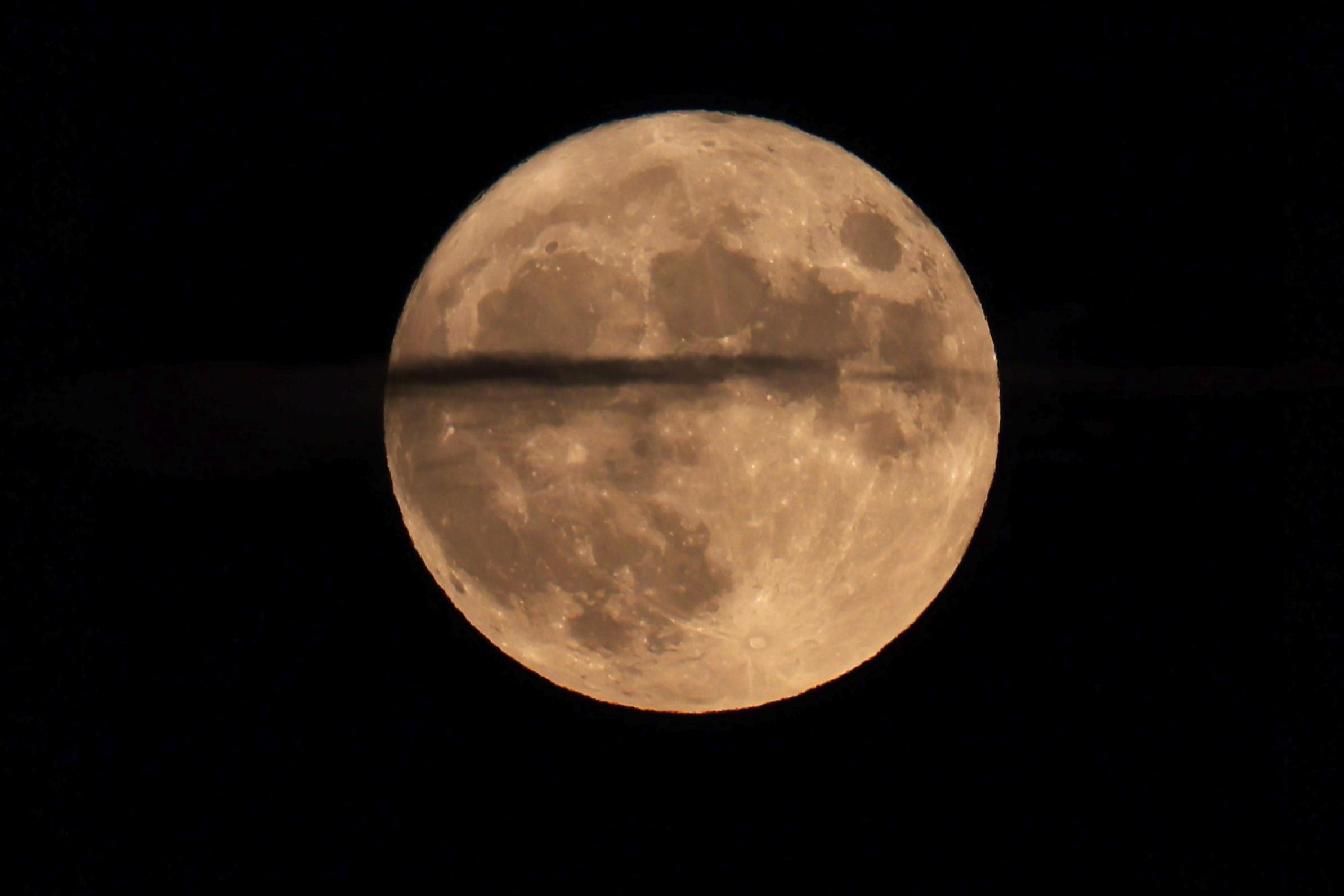 Pix Lune 1 Ou A Ete Prise Cette Photo Super Lune : les plus belles photos capturées partout dans le monde - Le  Parisien