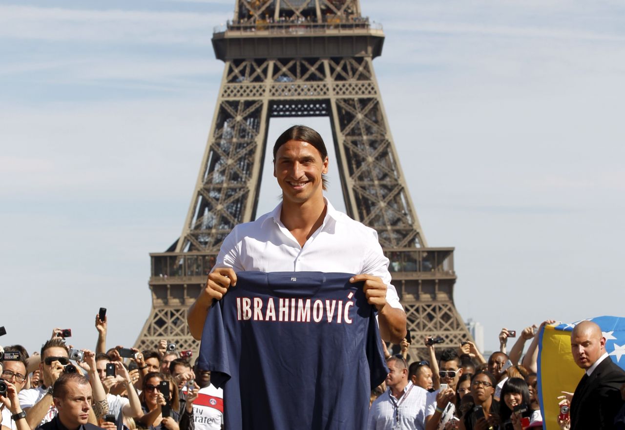 PSG : Ibra remercie la tour Eiffel - Le Parisien
