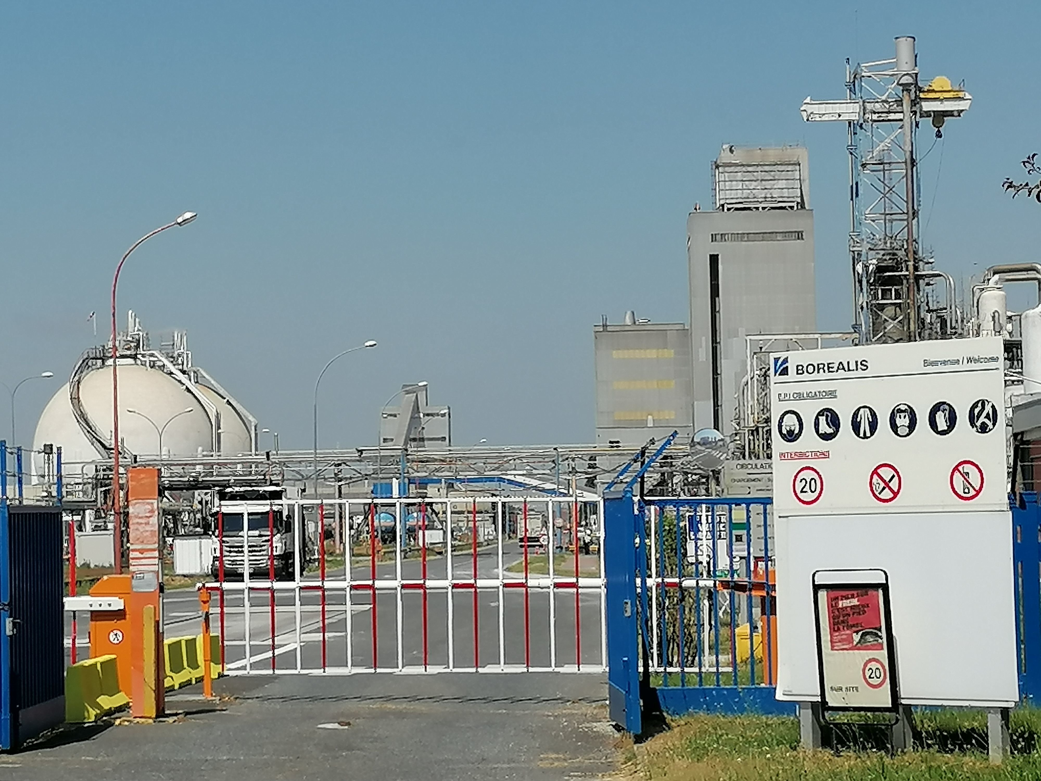 Grandpuits, le 8 juin. L'usine Borealis, où l'entreprise produit de l'engrais et de l'acide nitrique, est à l'arrêt depuis le 18 avril 2022. Le syndicat Force ouvrière s'interroge sur l'avenir du site. LP/Sébastien Blondé