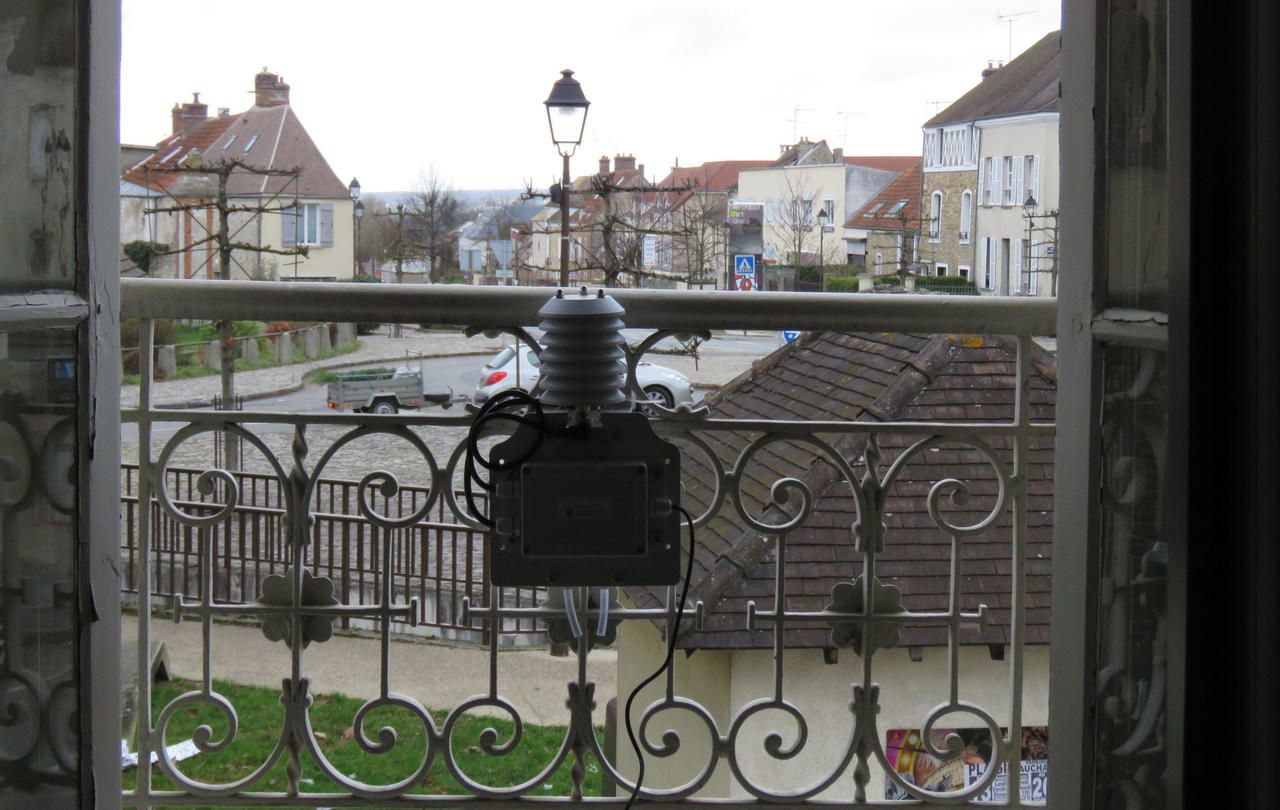 <b></b> Jouars-Pontchartrain. Après une phase expérimentale dans le secteur de la mairie, trois capteurs de surveillance de la qualité de l’air ont été installés à l’église, à l’école et au hameau d’Ergal. Les relevés seront bientôt disponibles sur le site de la mairie. 