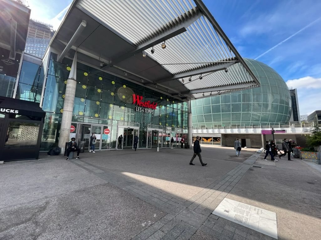 L'agression a eu lieu dans le dédale des voies souterraines sous le centre commercial de La Défense. (Illustration) DR