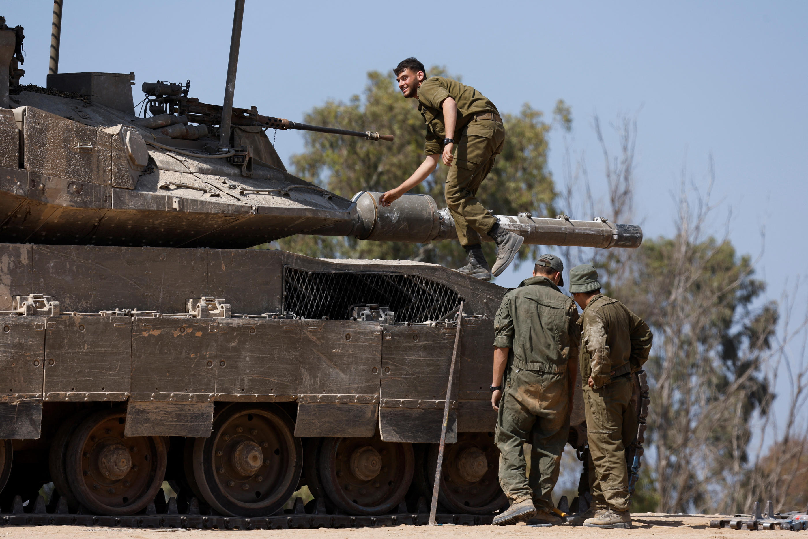 Alors que Tsahal doit faire face à l'enlisement du conflit à Gaza, une nouvelle menace terrestre se profile au nord d'Israël. REUTERS/Amir Cohen
