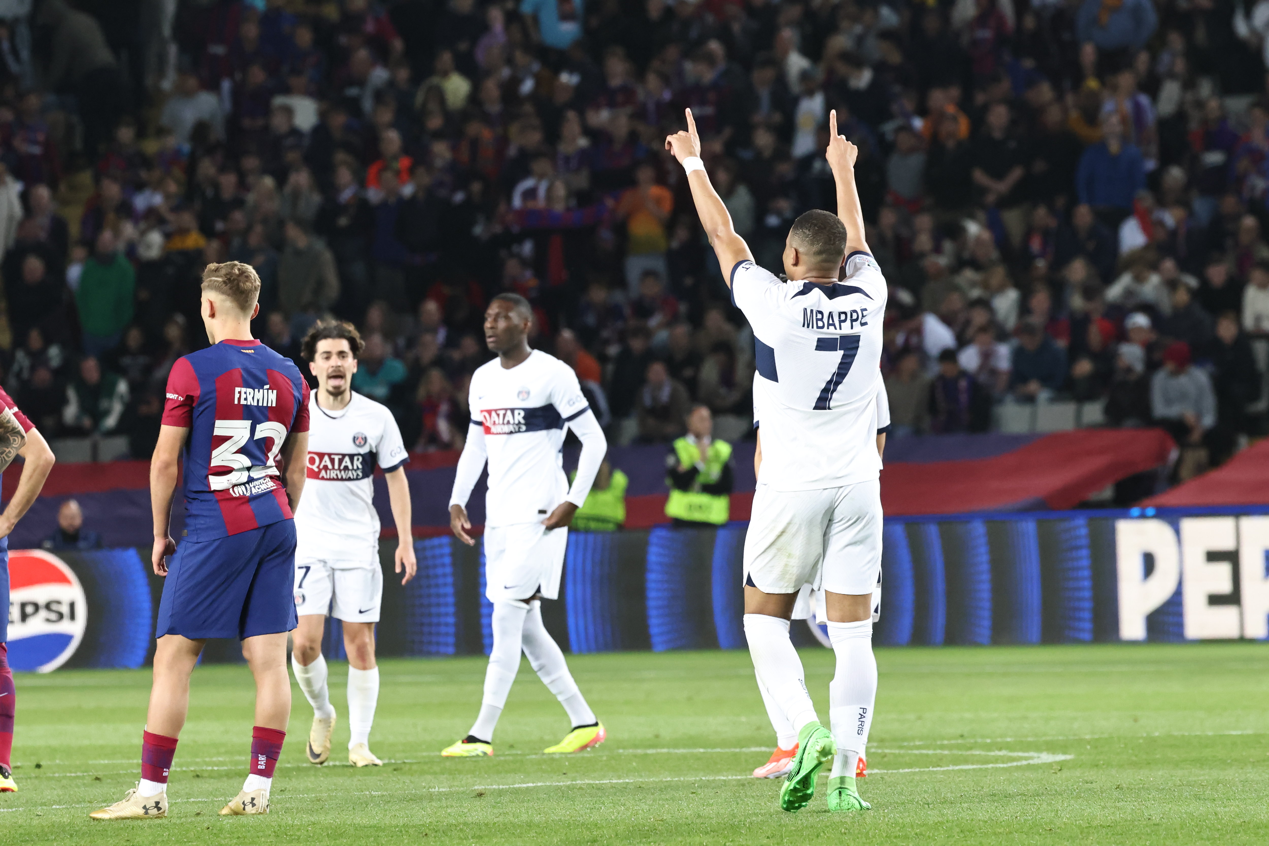 Kylian Mbappé a inscrit un doublé ce mardi soir face à Barcelone. Paris s'impose 4 buts à 1. LP/Fred Dugit