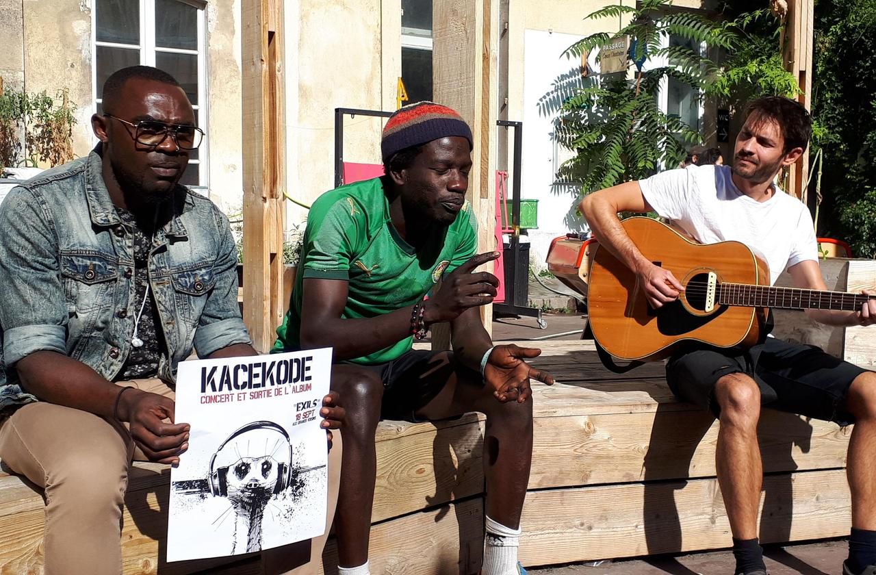 <b></b> Les Grands Voisins (XIVe). À quelques jours de la fin des Grands Voisins, le groupe de musique né de son métissage culturel et de ses rencontres, Kacekode, prend son envol de pro.