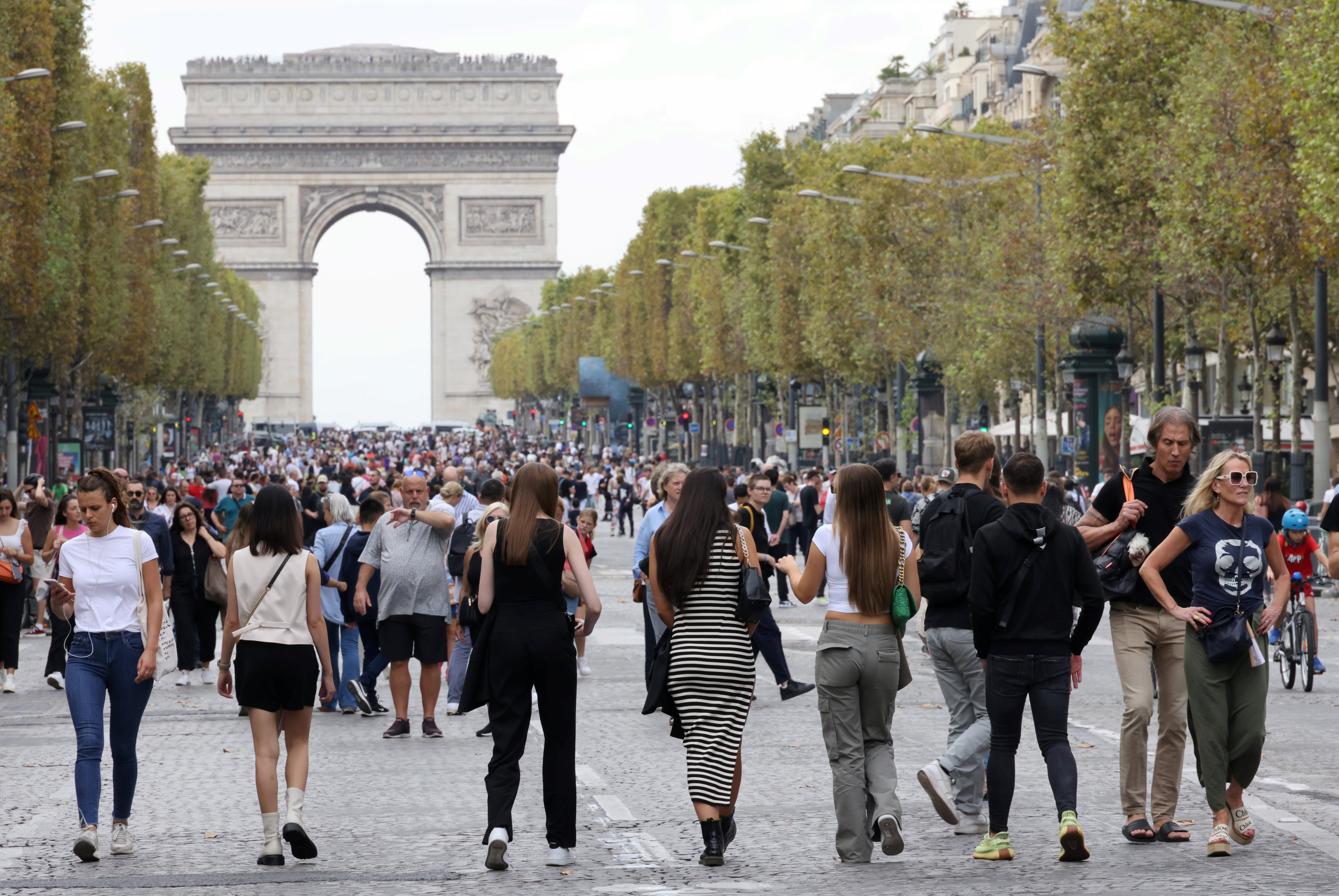 Champs-Élysées (VIIIe). La célèbre avenue parisienne inspire les plus grandes artères du monde. (Archives) LP/Delphine Goldsztejn