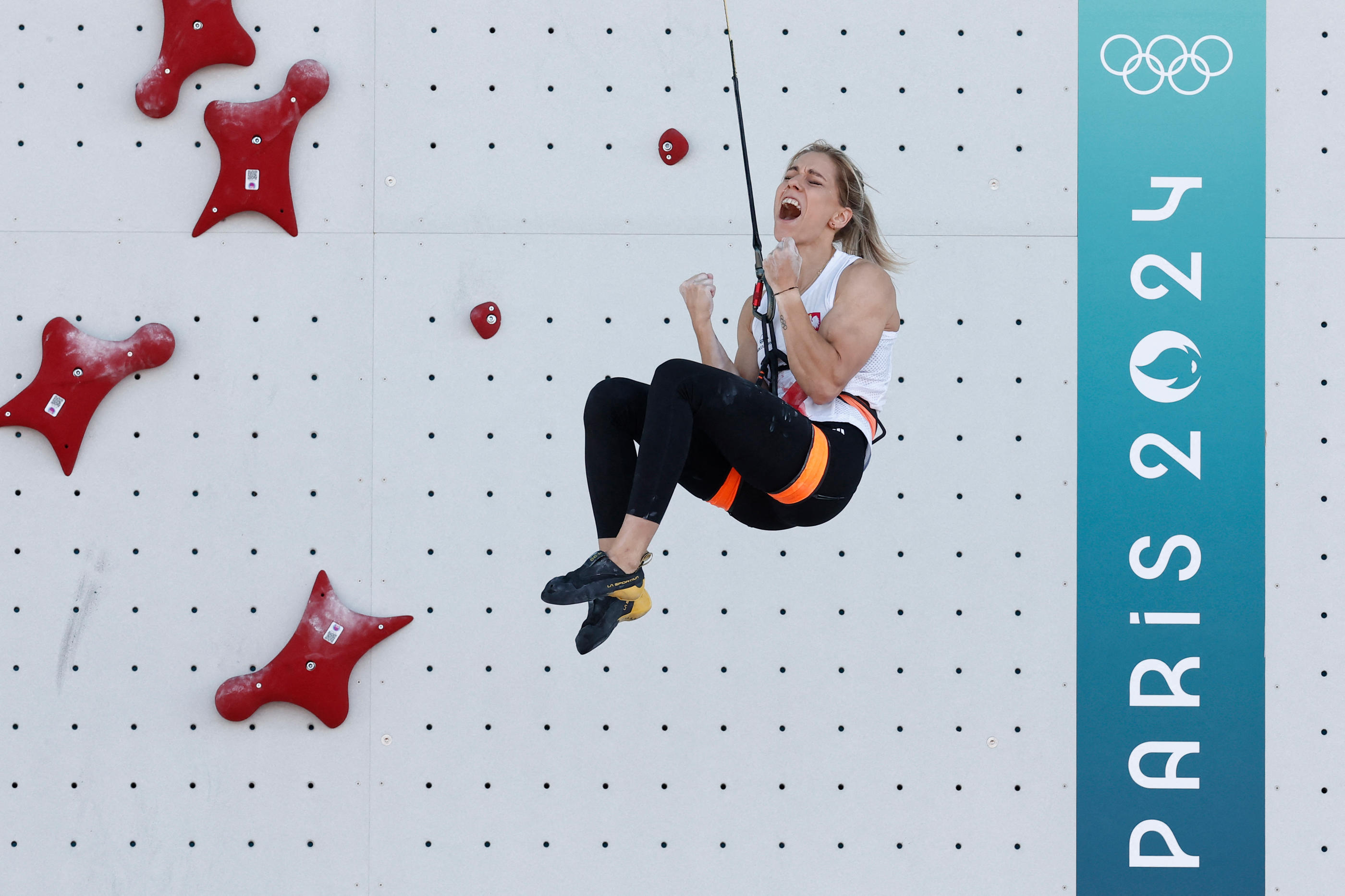 Aleksandra Miroslaw après avoir amélioré son propre record du monde lundi. Reuters.