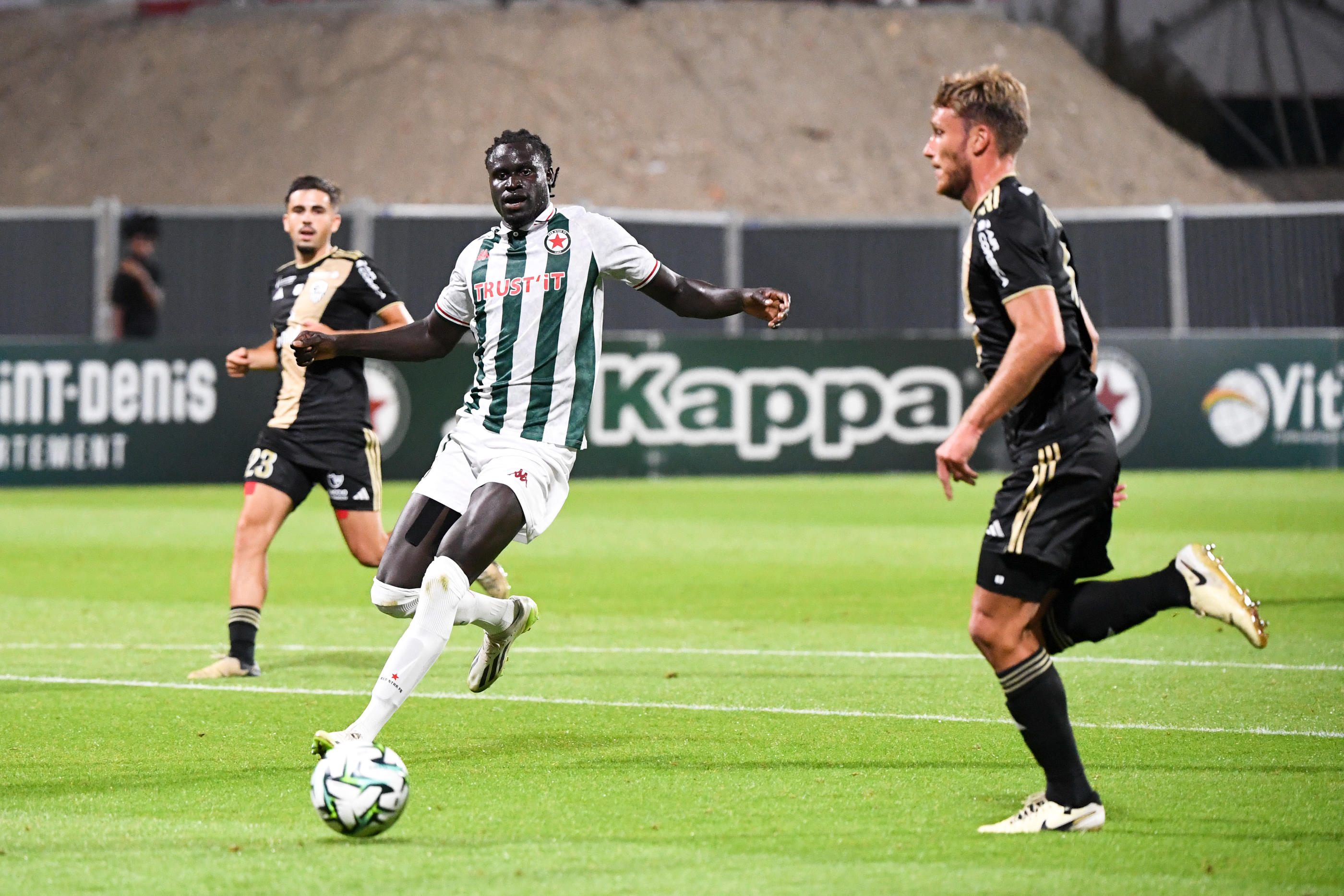 Aliou Badji a inscrit un doublé, ses premiers buts avec le Red Star. FEP/Icon Sport