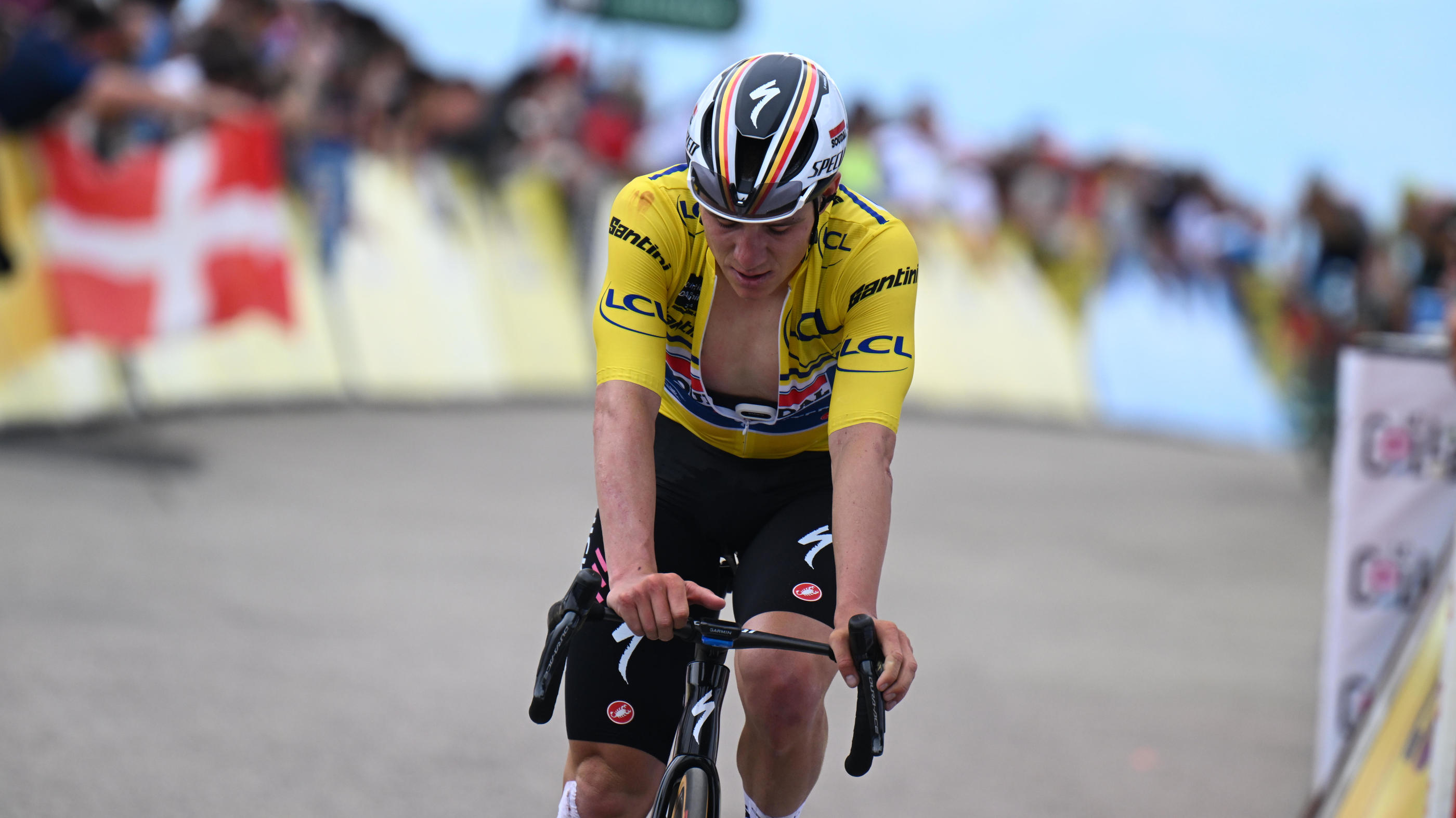 Remco Evenepoel a dû céder son maillot jaune lors de la première étape du montagne du Dauphiné, ce vendredi. Icon Sport
