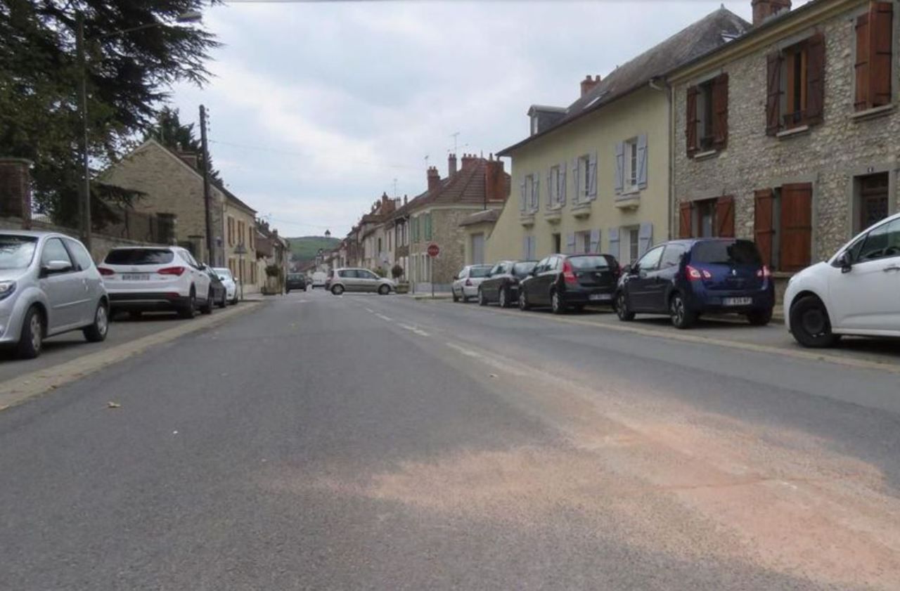 <b></b> Étréchy, le 8 mai 2017. C’est dans cette rue du Général-Leclerc que la victime est décédée.