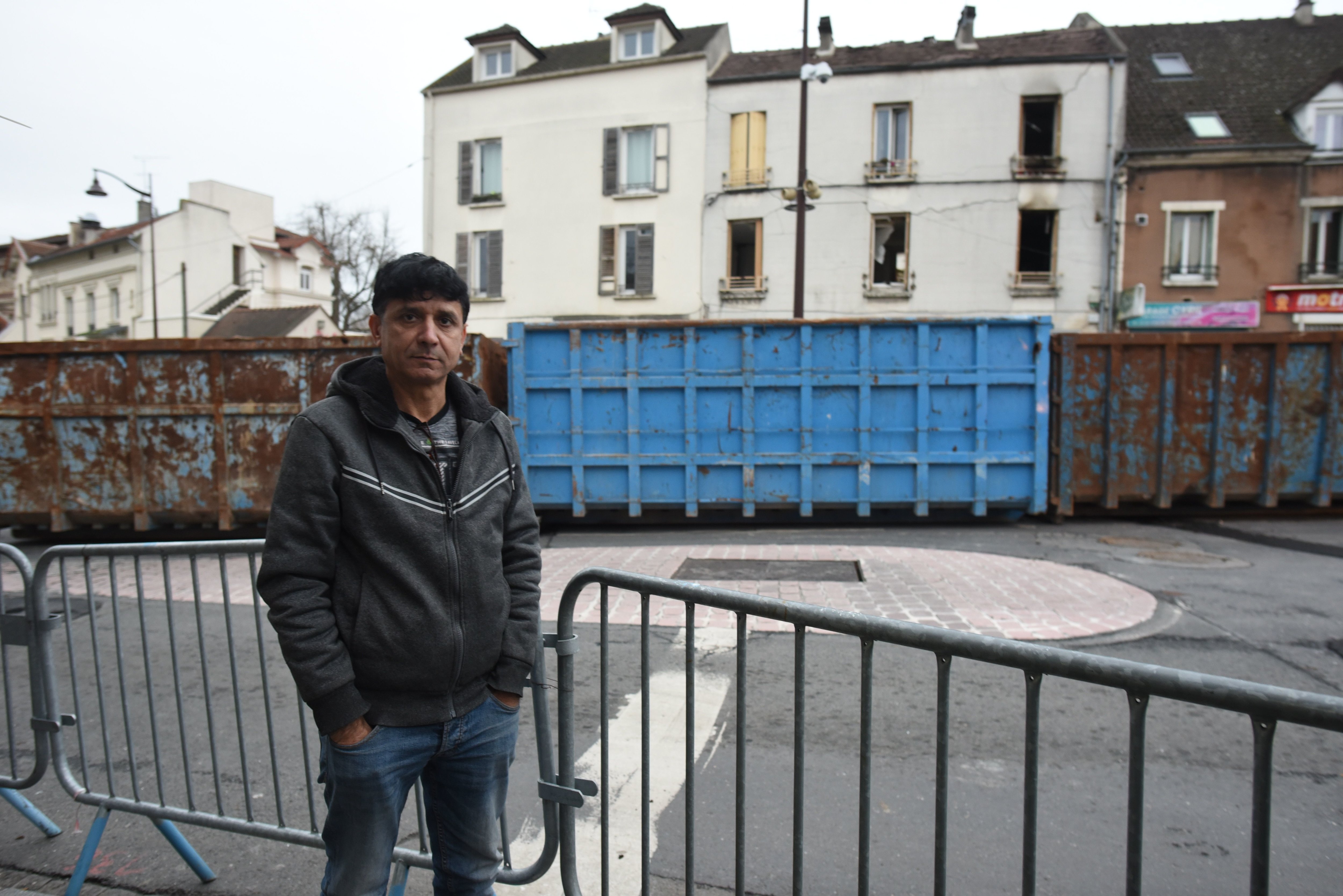 Mohamed, un des habitants, vit à l'hôtel depuis l'explosion. LP/Frédéric Naizot