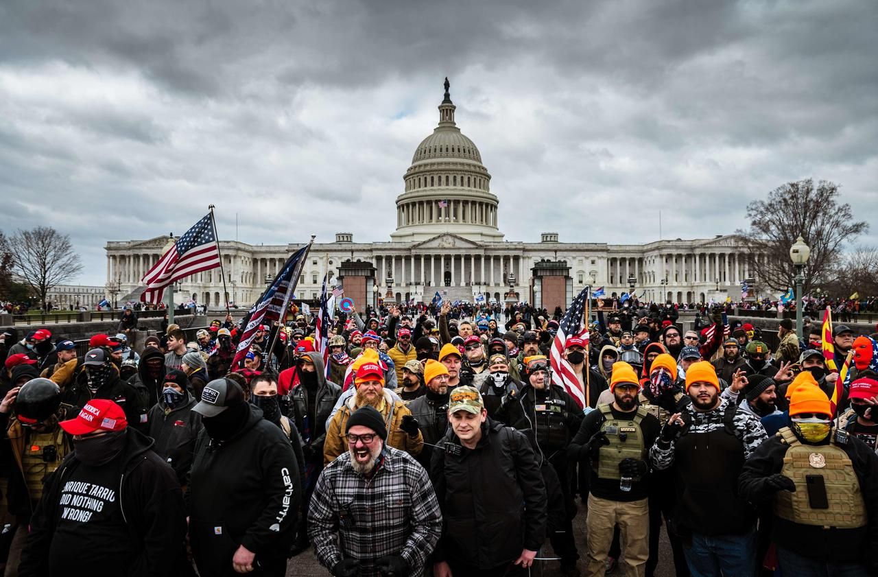 <b></b> Selon l’AFP, plusieurs dizaines de milliers de personnes se sont rassemblées dans le centre de Washington