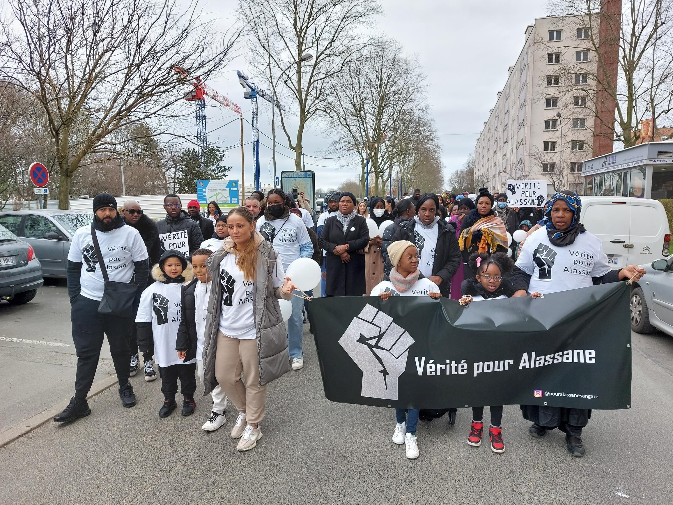 Créteil, samedi 18 février 2023. Près de 200 personnes ont pris part à cette marche en l'honneur d'Alassane Sangare, un enfant du quartier de Mont-Mesly mort le 24 novembre dernier à 36 ans en détention à la maison d'arrêt de Fleury-Mérogis (Essonne). LP/Gérald Moruzzi