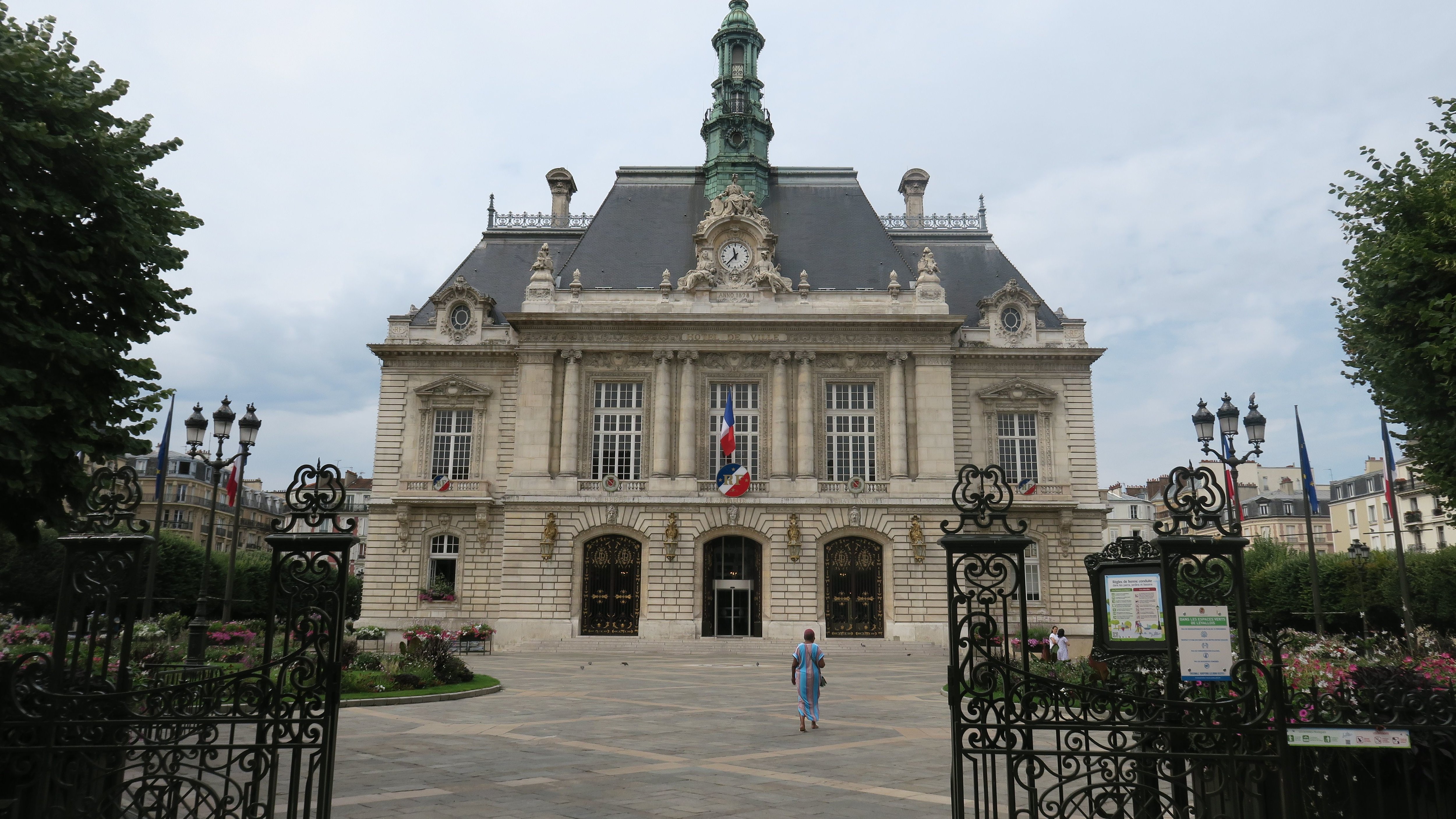 Thierry Bandrac a travaillé à la ville de Levallois (ici la mairie) de 2001 jusqu'à ses démêlés judiciaires. LP/Olivier Boitet