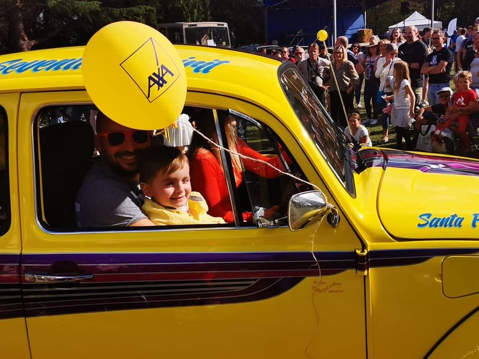 Pendant son hospitalisation, Gaspard a découvert le film «Un amour de Coccinelle». Depuis, il est fan de cette voiture et collectionne les modèles réduits, en jaune, de préférence. DR