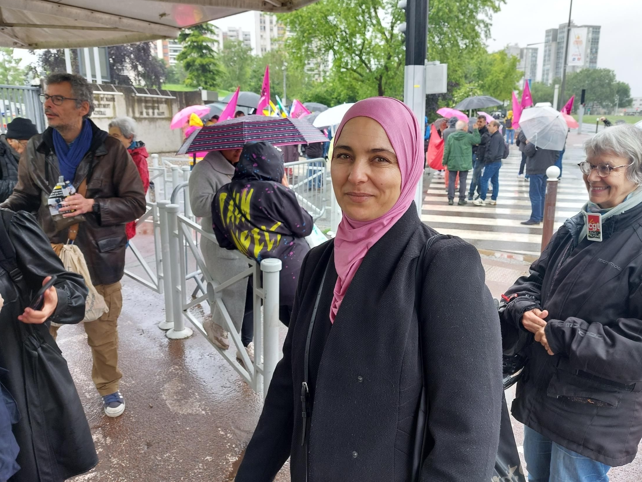 Créteil, ce mercredi 29 mai. Fadhila, qui avait demandé une admission exceptionnelle au séjour en octobre, s'est vue signifier une obligation de quitter le territoire français (OQTF) en février. LP/Gérald Moruzzi