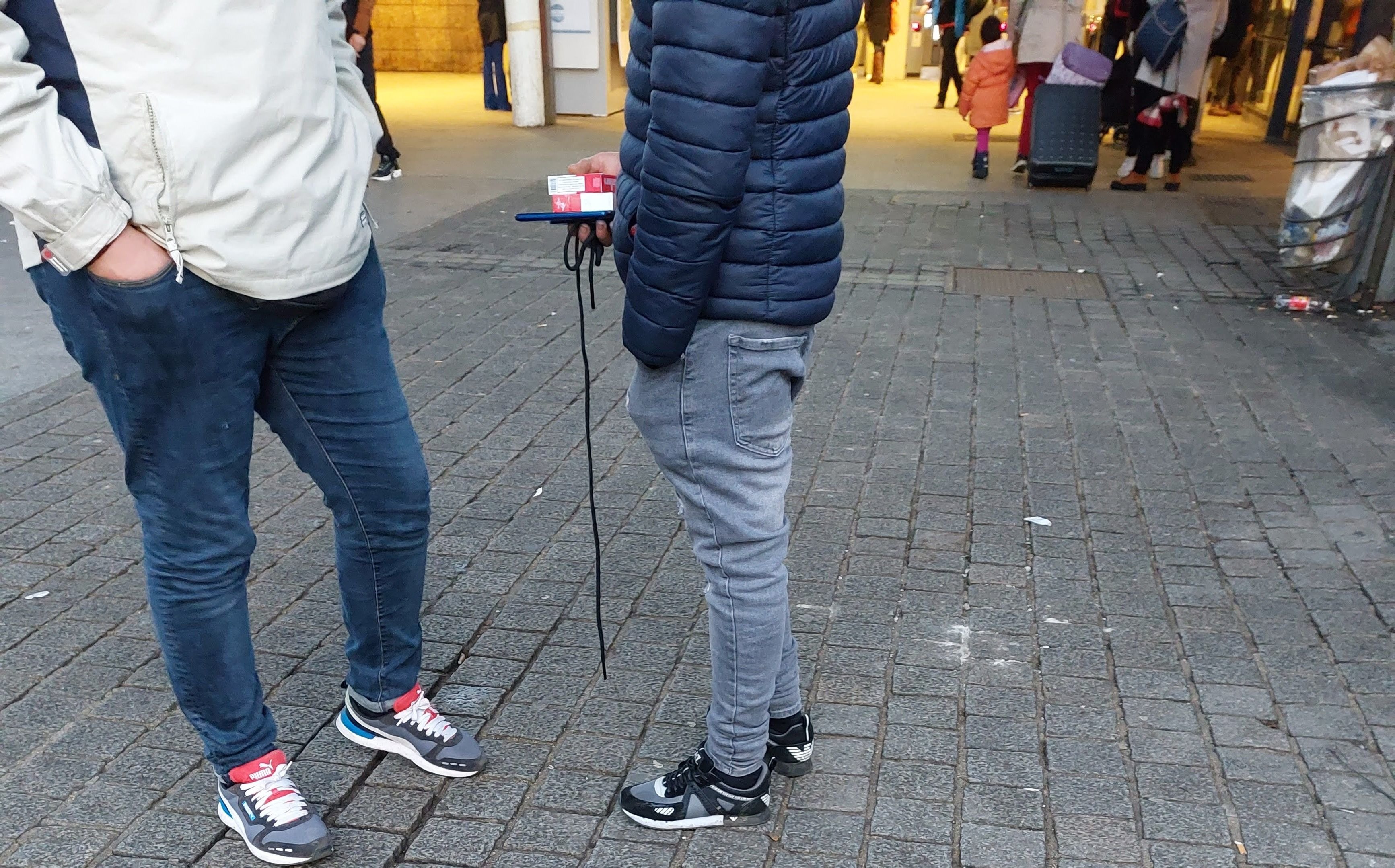 Argenteuil. Les vendeurs de cigarettes sont présents tous les jours à la gare d'Argenteuil. Six personnes mises en cause dans un trafic ont été interpellées, cinq d'entre elles devraient être jugées début mars. P/T.C.