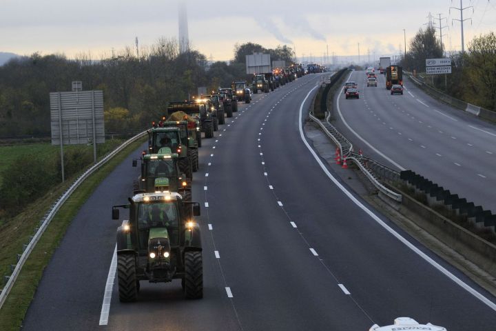 Des rassemblements de tracteurs prévus aux péages de Saint-Arnoult sur l’A10 et de Mantes-Buchelay sur l’A13. LP/Olivier Lejeune