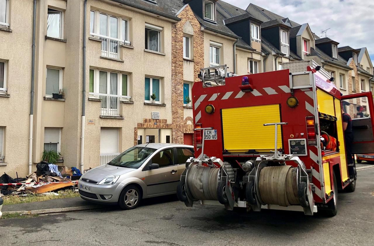 <b></b> Saint-Just-en-Chaussée, ce dimanche. Un incendie s’est déclaré dans un immeuble de la commune. Un enfant de 5 ans, à l’intérieur de l’appartement, a ingéré de la fumée.