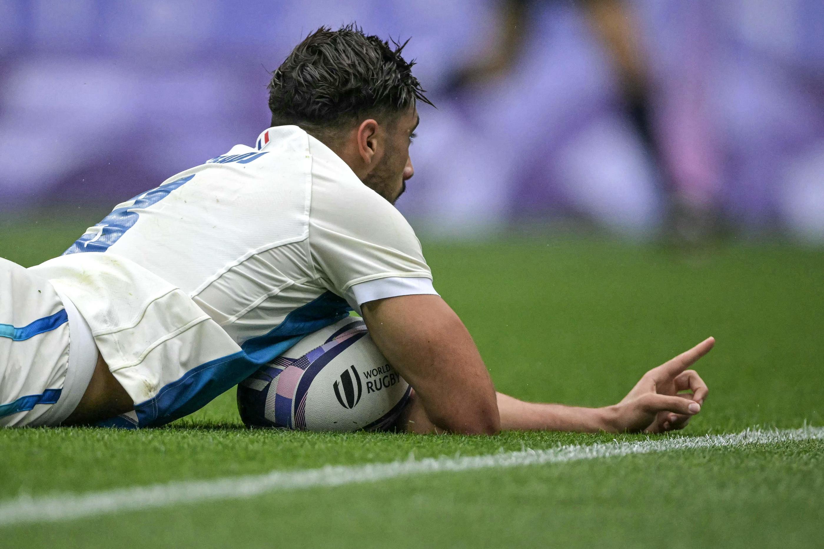 Rayan Rebbadj auteur de deux essais décisifs dans cette demi-finale. (Photo by CARL DE SOUZA / AFP)