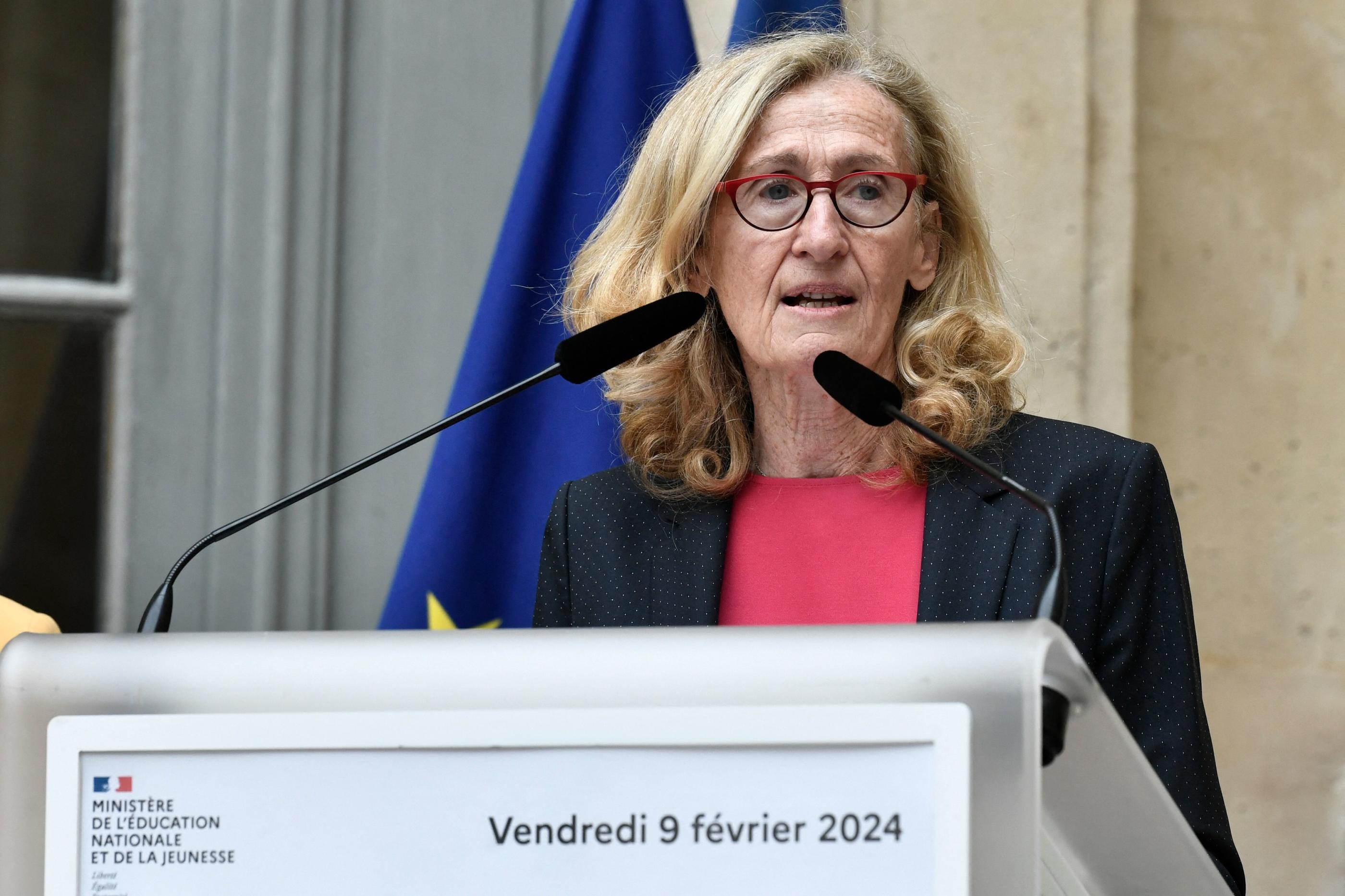 Parmi les dossiers hautement sensibles, Nicole Belloubet devra gérer l’application pour l’année scolaire prochaine des réformes du «choc des savoirs». AFP/Stéphane de Sakutin