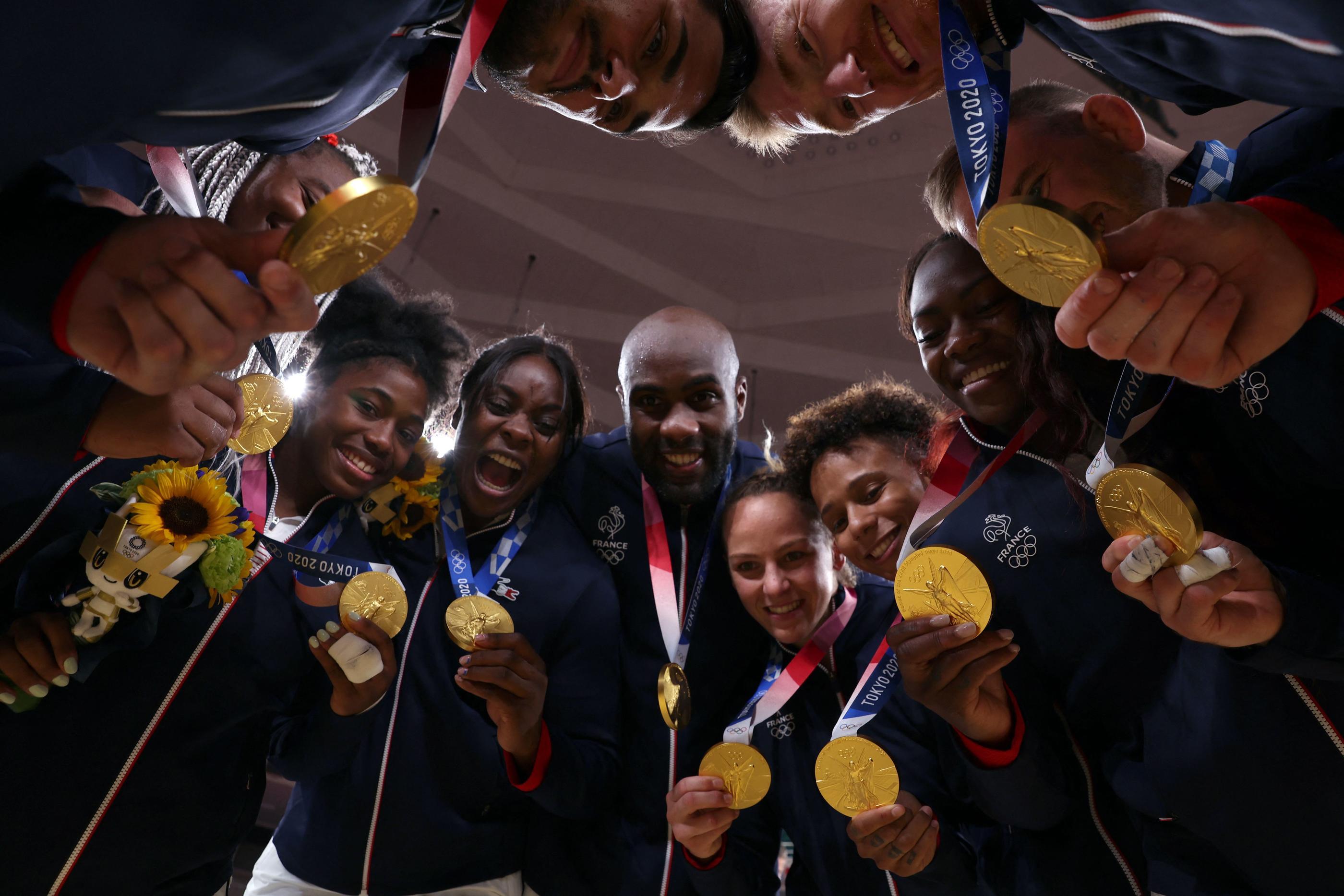 Les judokas français peuvent exulter. À Tokyo, au pays du judo, ils décrochent 8 médailles, dont 2 en or. AFP/Jack Guez