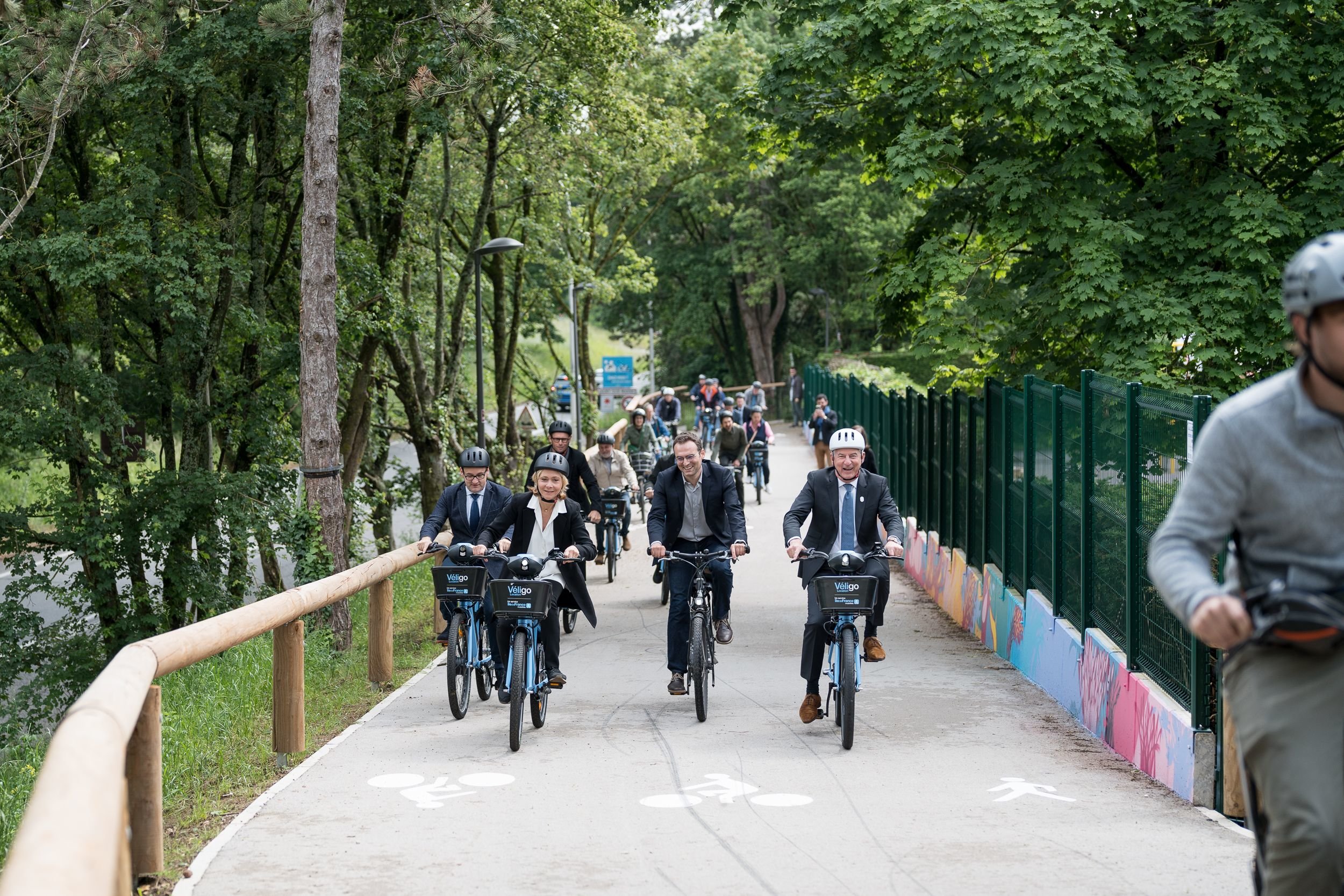 e premier tronçon seine-et-marnais du réseau Vélos Île-de-France (VIF) inauguré, jeudi 23 mai par Valérie Pécresse, la présidente de la région Ile-de-France, et Jean-Paul Michel, le président de l’agglomération Marne-et-Gondoire. CRIDF / Aymeric Guillonneau