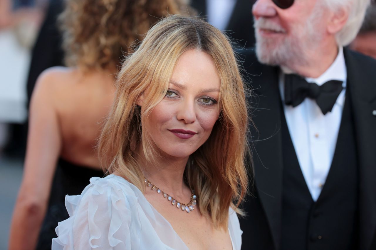 Vanessa Paradis et Samuel Benchetrit officialisent leur relation - Le  Parisien