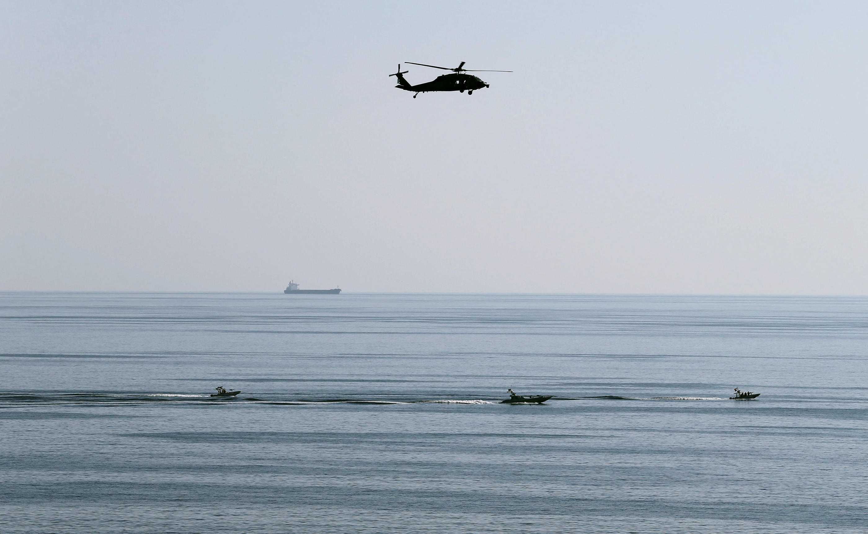 Samedi, un navire géré par la compagnie d’un milliardaire israélien a été intercepté par un hélicoptère iranien près du très stratégique détroit d’Ormuz. (Illustration) REUTERS/Hamad I Mohammed