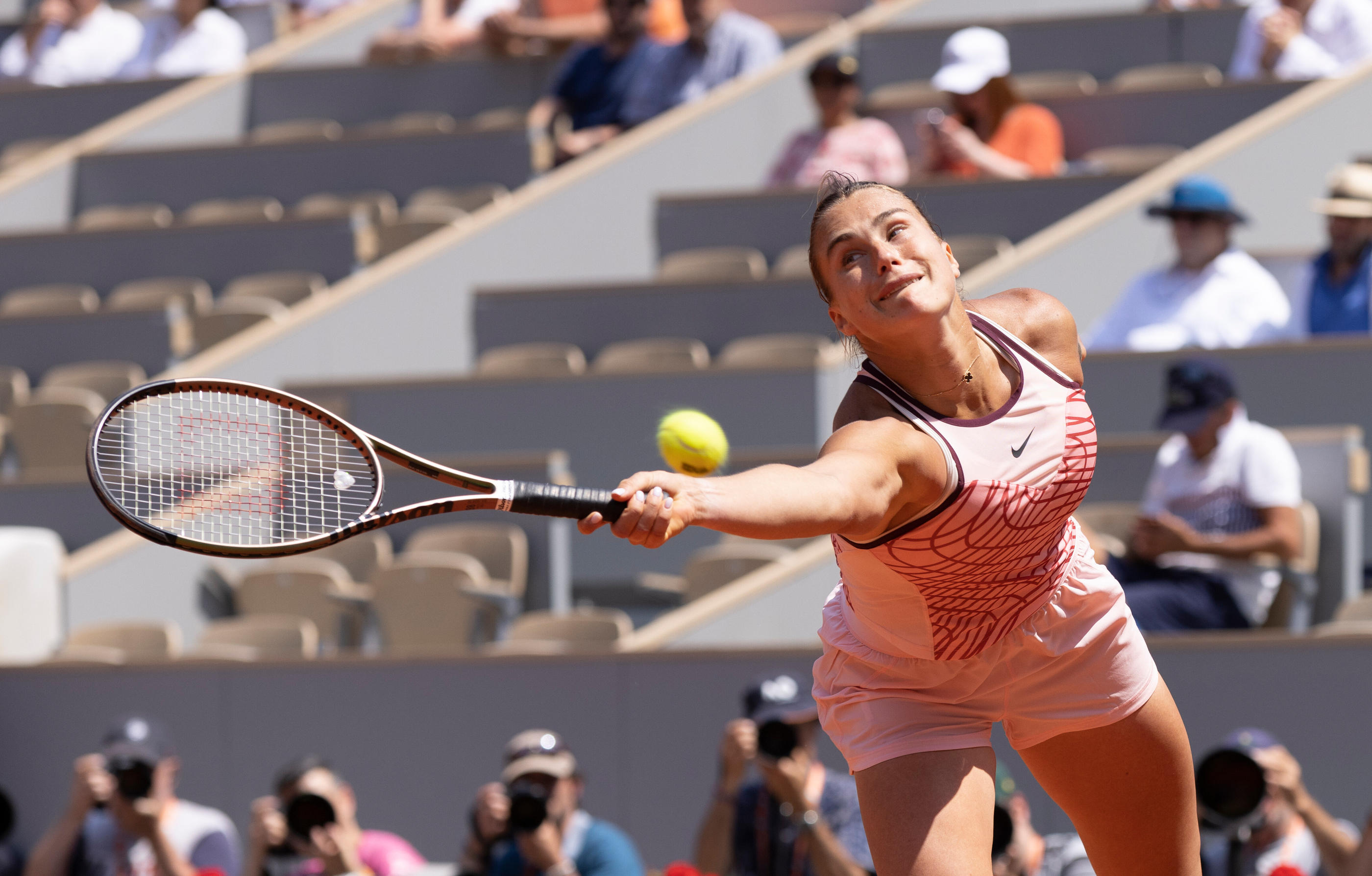 PARIS, FRANCE - JUNE 06: Aryna Sabalenka during the Women's Singles Quarter Final match on Day Ten of the 2023 French Open at Roland Garros on June 06, 2023 in Paris, France. (Photo by Tnani Badreddine/DeFodi Images) - Photo by Icon sport