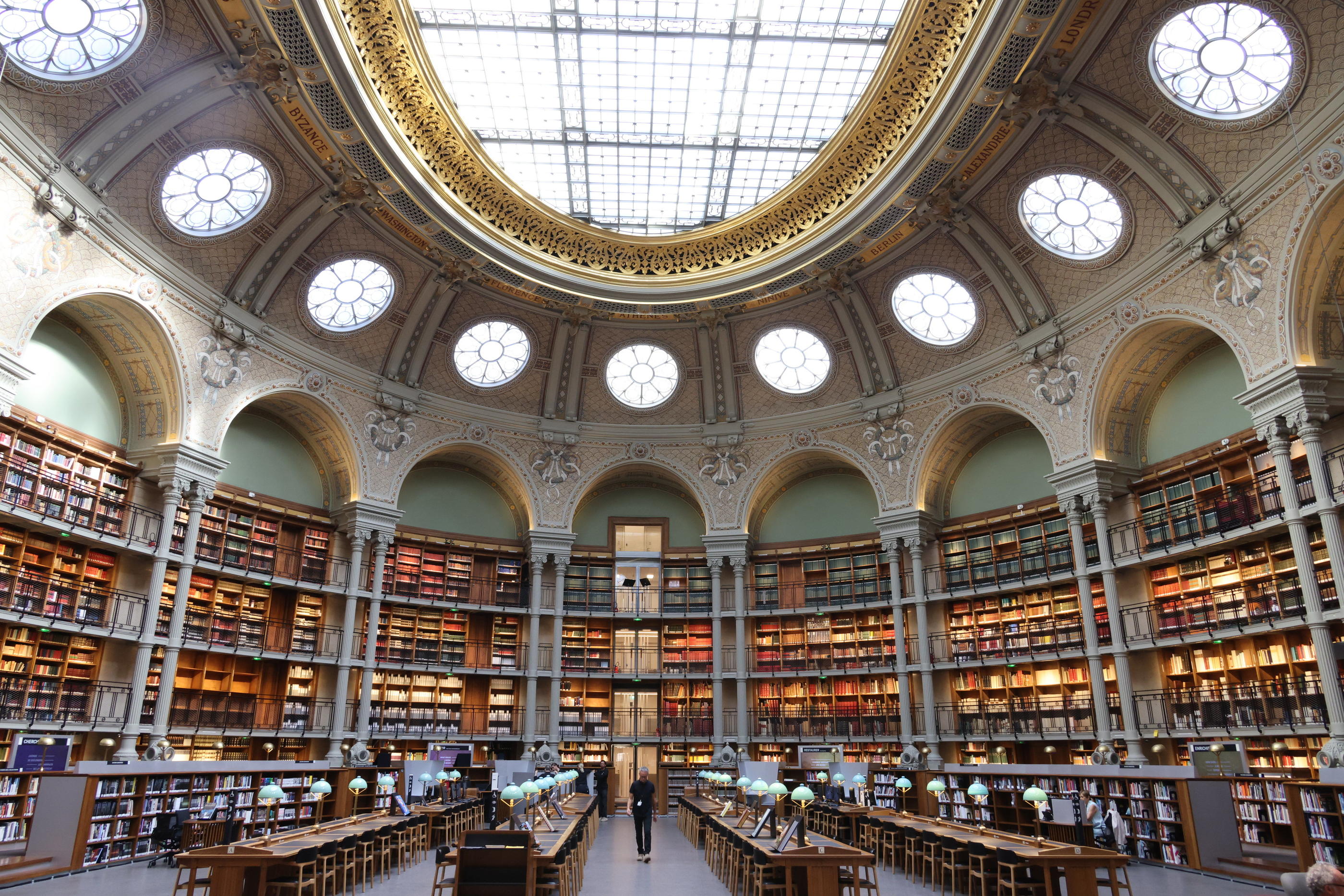 La visite du site Richelieu de la Bibliothèque nationale de France, dont deux salles bénéficieront d'une ouverture exceptionnelle, offre une superbe promenade dans l’histoire. LP/Delphine Goldsztejn