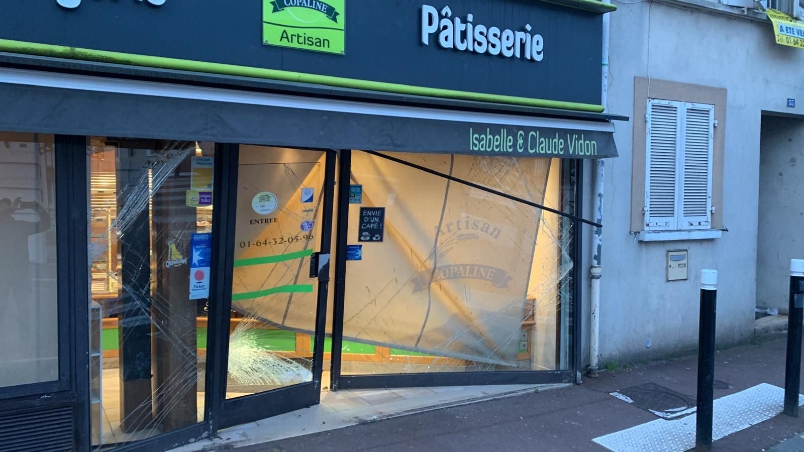 Montereau-Fault-Yonne, le 17 mai 2024. Vers 1h30 du matin, la boulangerie Vidon, située rue Jean-Jaurès à Montereau-Fault-Yonne a été la cible d’un casse à la voiture-bélier.