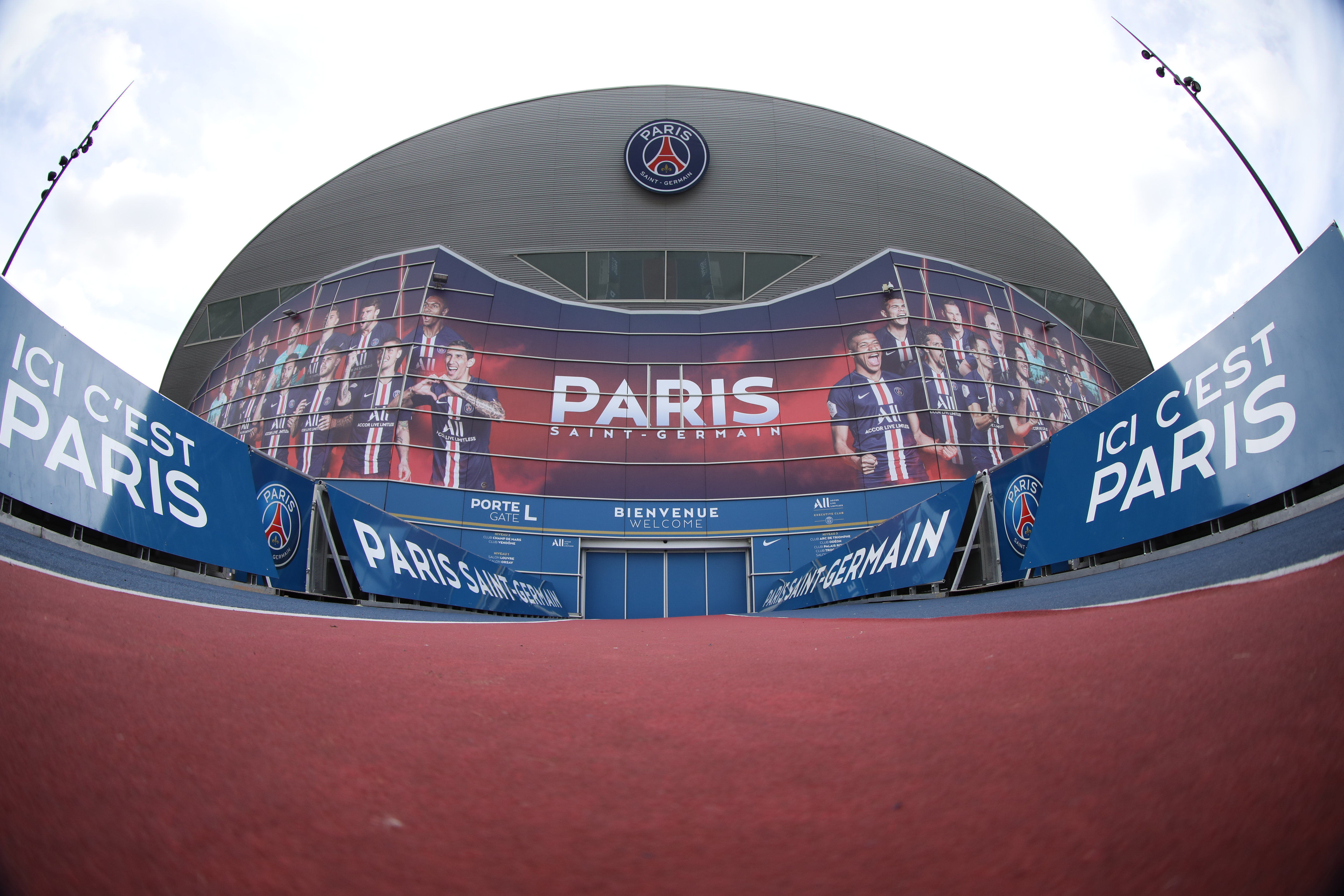 Football : le Paris Saint-Germain, champion d'Europe des transferts de  l'été