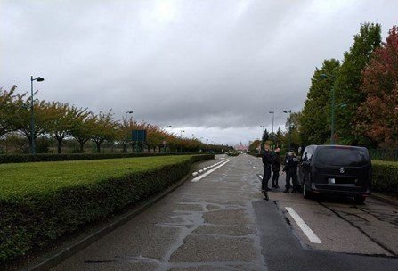 Chessy, mercredi 25 octobre 2023. Des policiers du commissariat de Lagny-Chessy ont contrôlé une soixantaine de VTC à proximité de la gare TGV de Marne-la-Vallée. Environ la moitié n'était pas en règle. DR