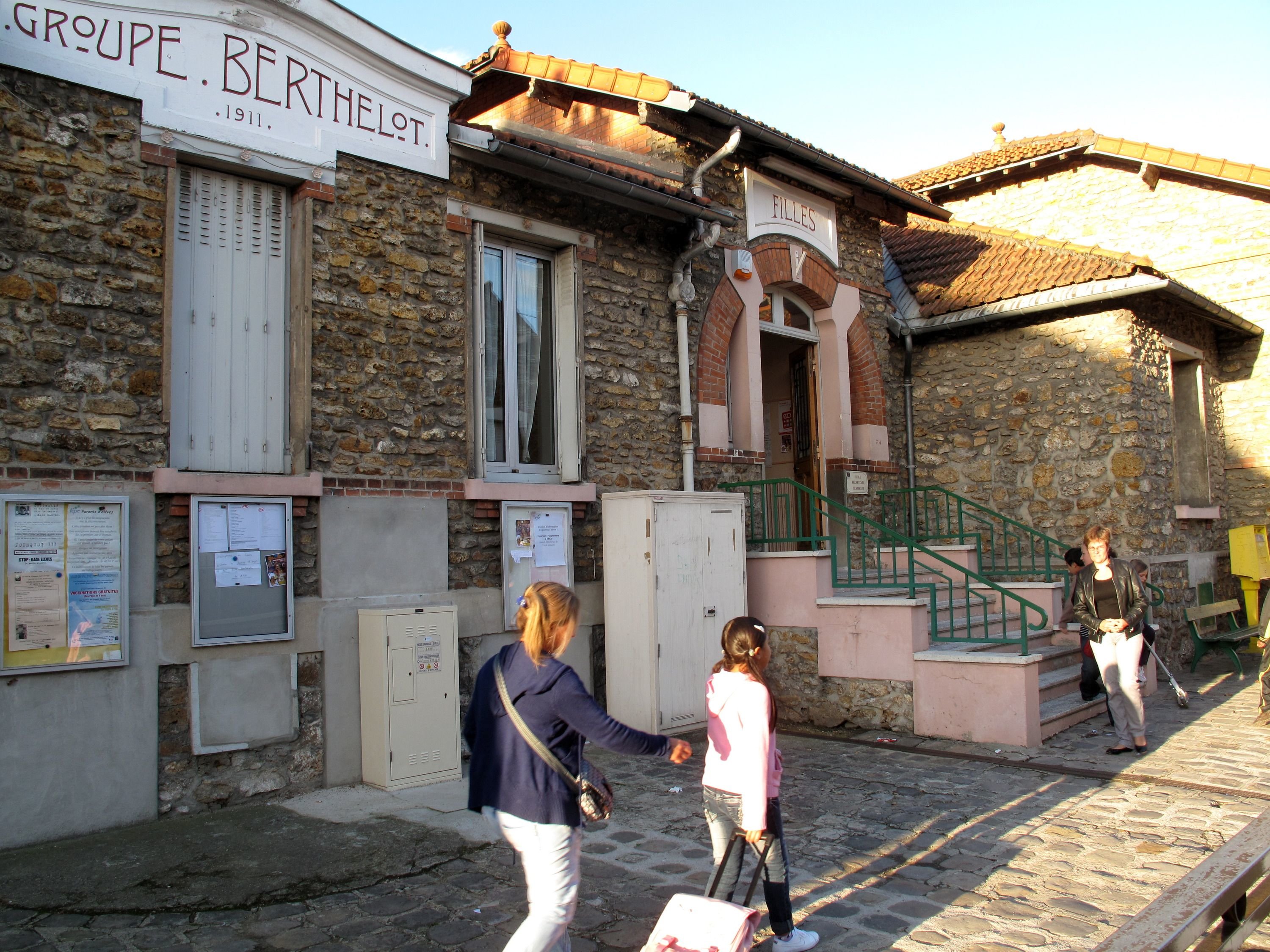 Villeneuve-Saint-Georges (Val-de-Marne). L'école Berthelot va notamment bénéficier du changement de sa porte principale. (Archives). LP/V.V.