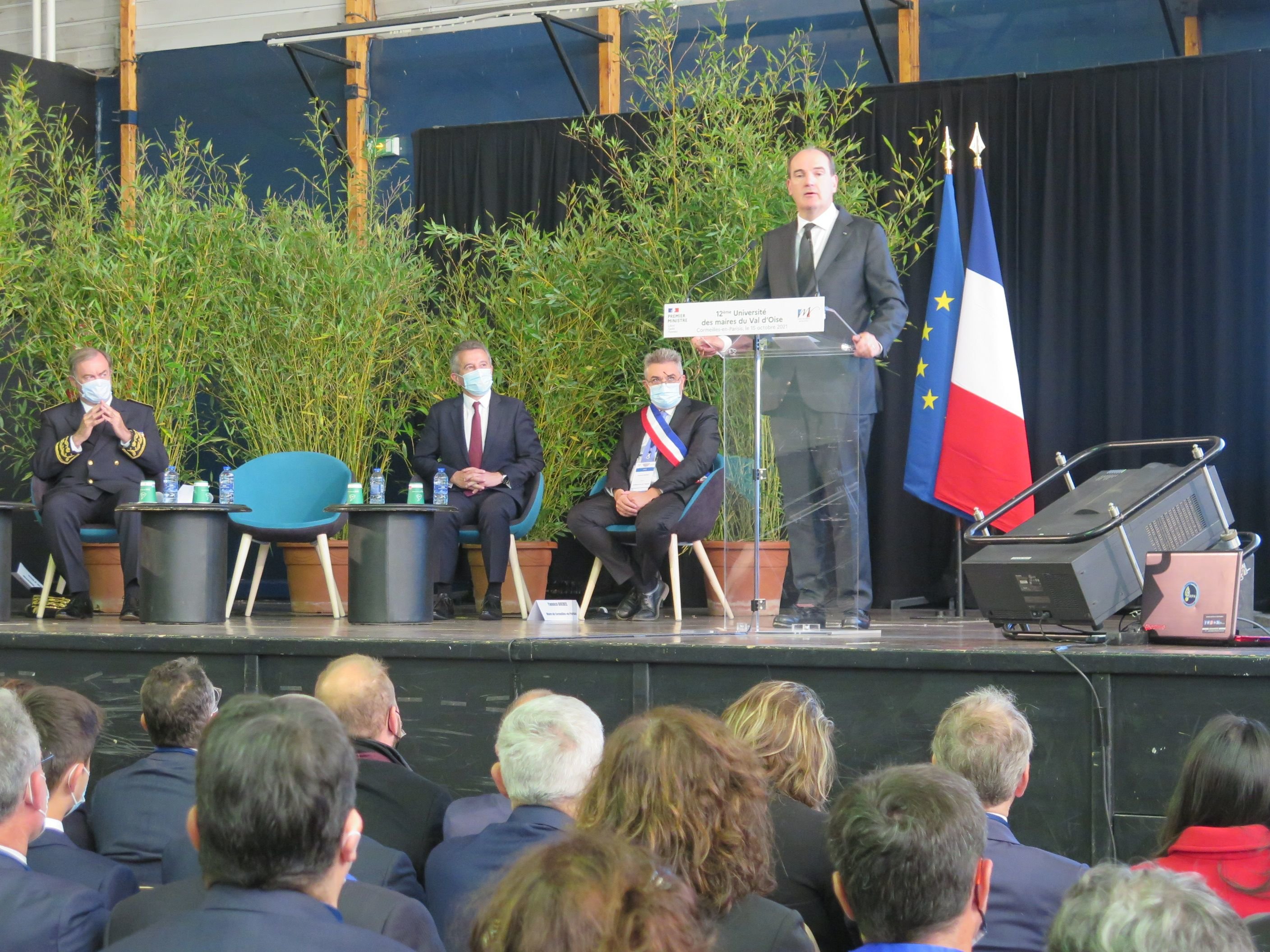 Cormeilles-en-Parisis, ce vendredi 15 octobre. Le Premier ministre Jean Castex est venu s'exprimer devant l'université des maires du Val-d'Oise sans rien dire de plus sur son plan de soutien du département. LP/Marie Persidat