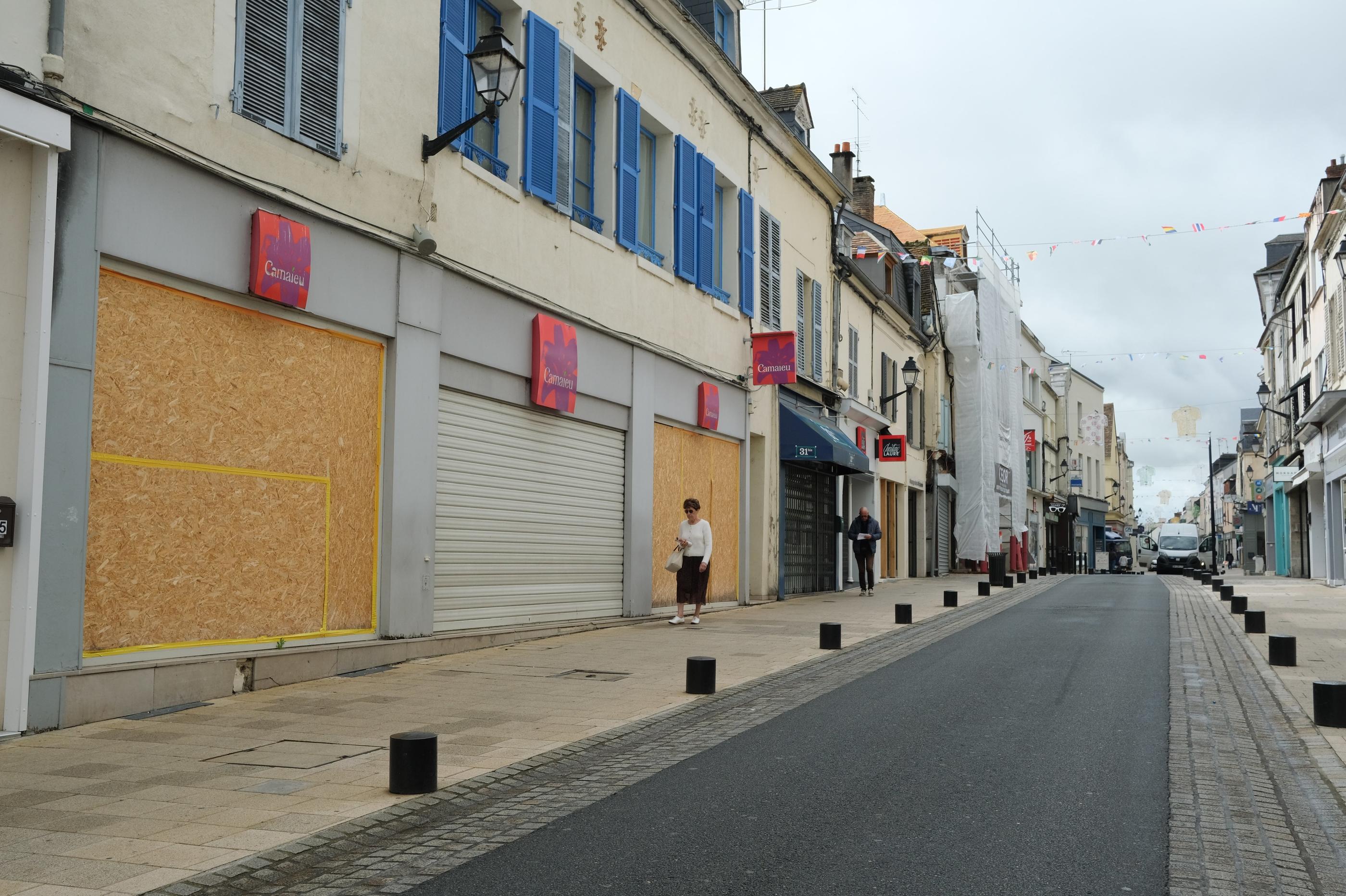 La ville de Montargis (Loiret) a été particulièrement touchée à l’été 2023 par les violences urbaines, dont les traces sont encore visible. LP/Léo Vignal