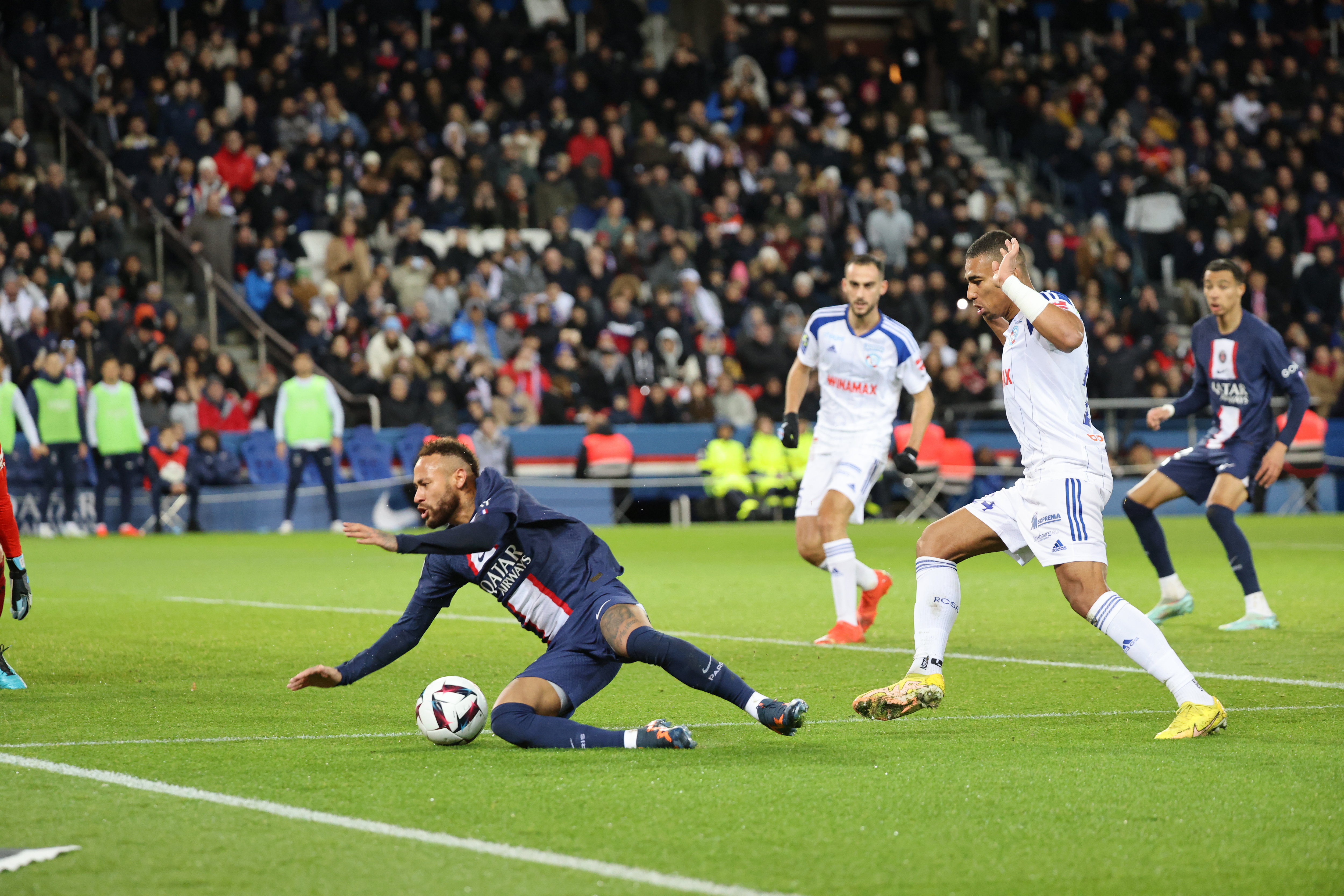 Neymar avait reçu un second avertissement pour cette simulation contre Strasbourg. LP/Olivier Lejeune