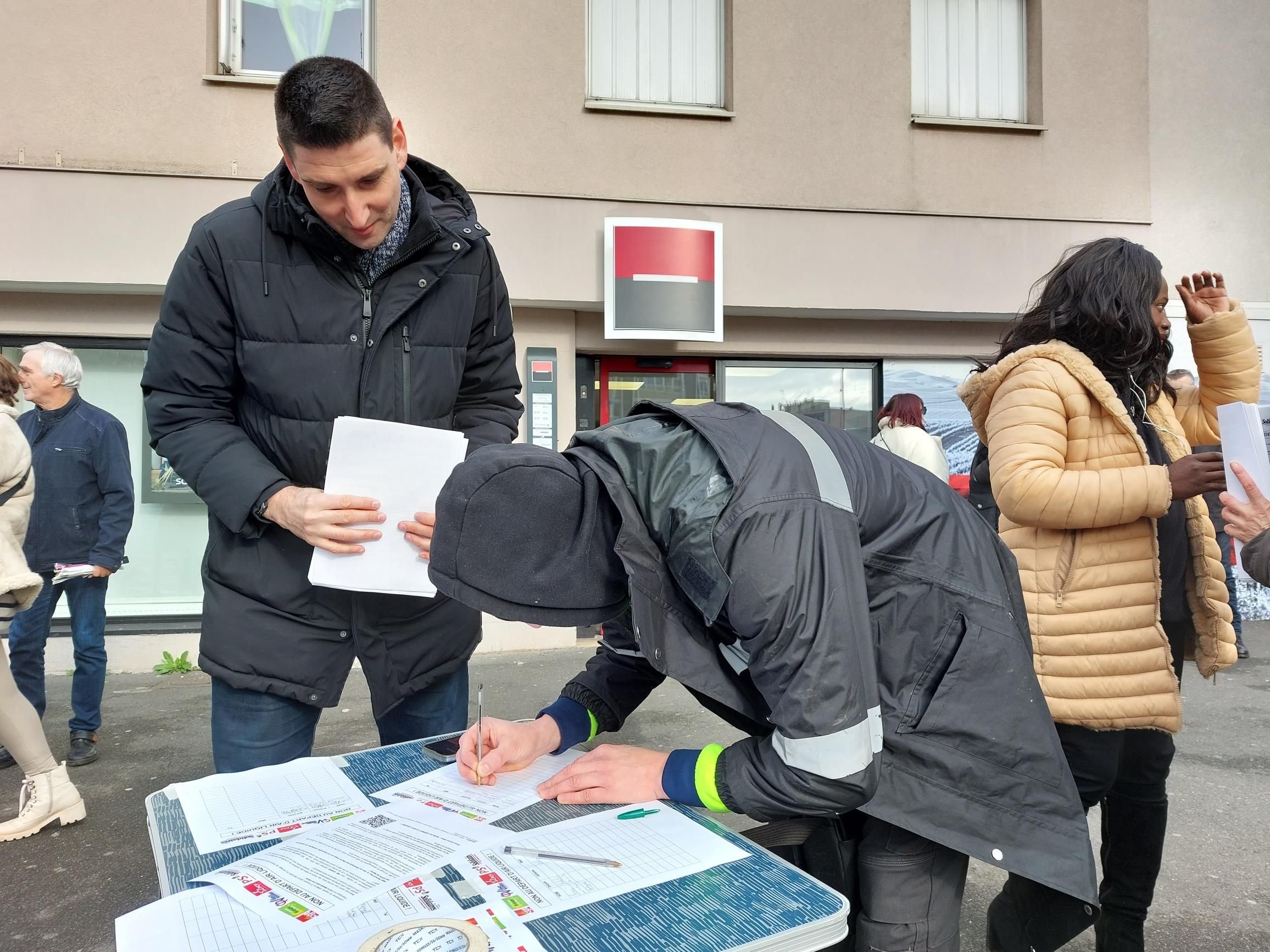 Le projet de départ d'Air Liquide fait monter la pression à Champigny,  berceau historique de l'entreprise